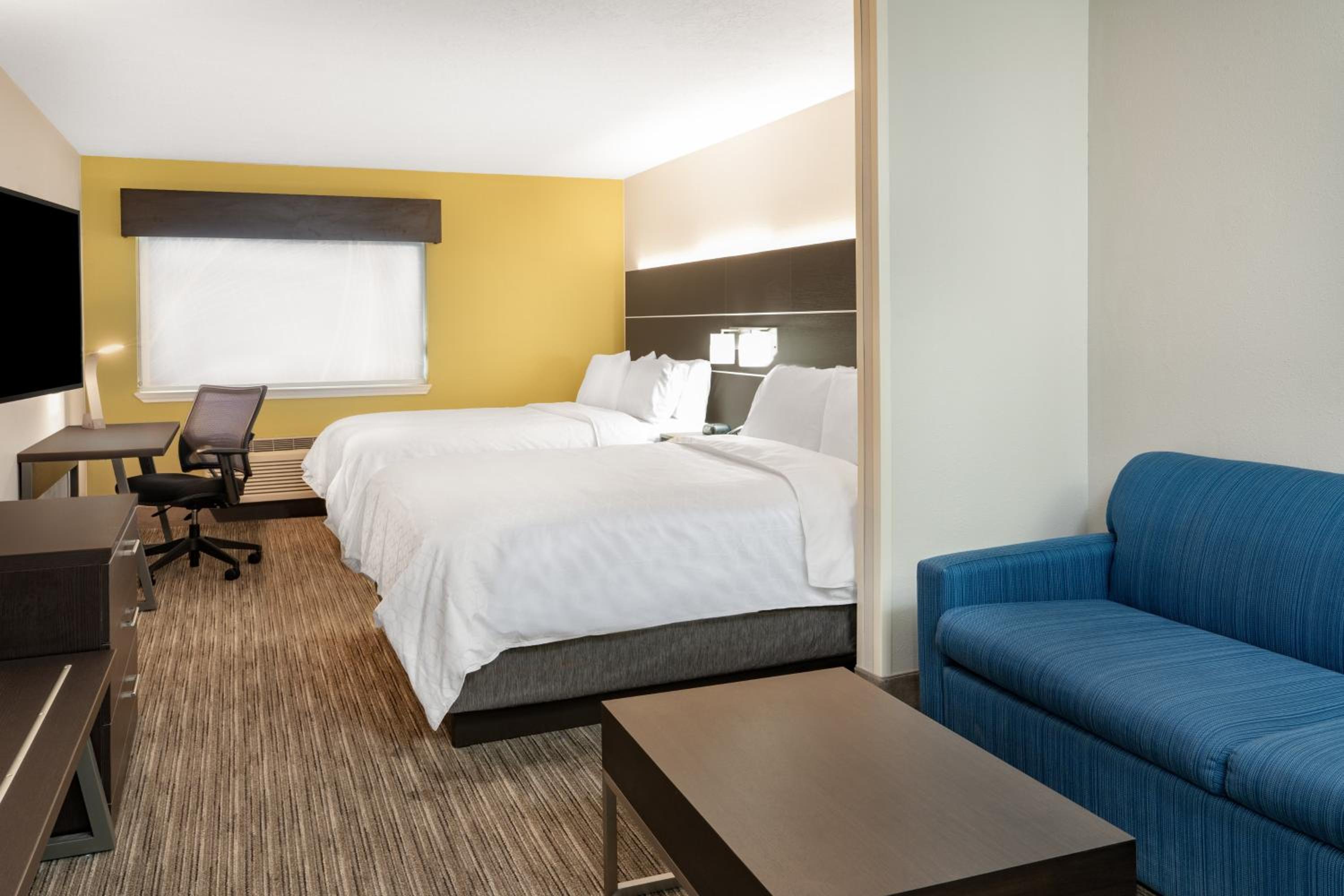 Standard Queen Room with Two Queen Beds - Photo 1