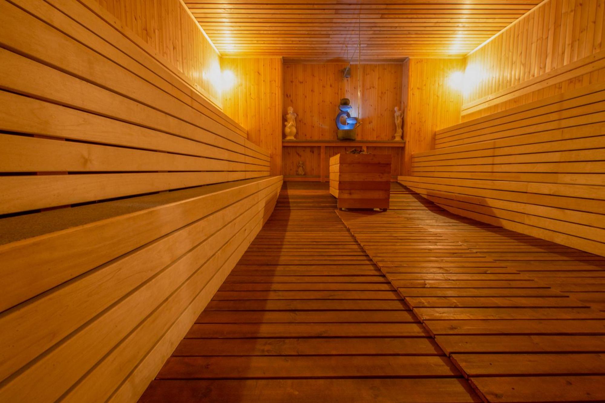 Quadruple Room with Spa Package - Photo 14