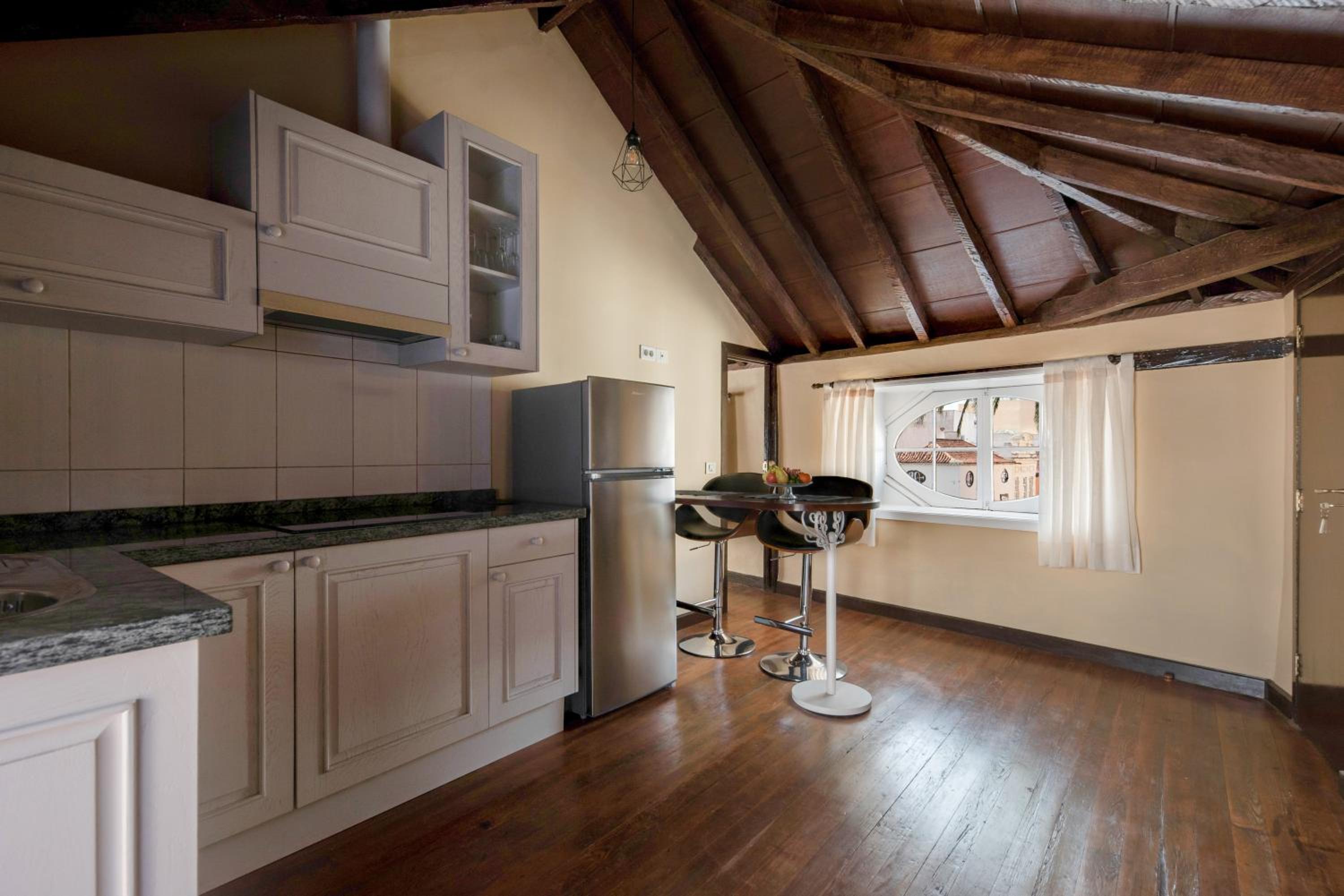 Superior Apartment with City View photo 2