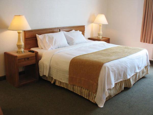 King Room - Non-Smoking photo 1