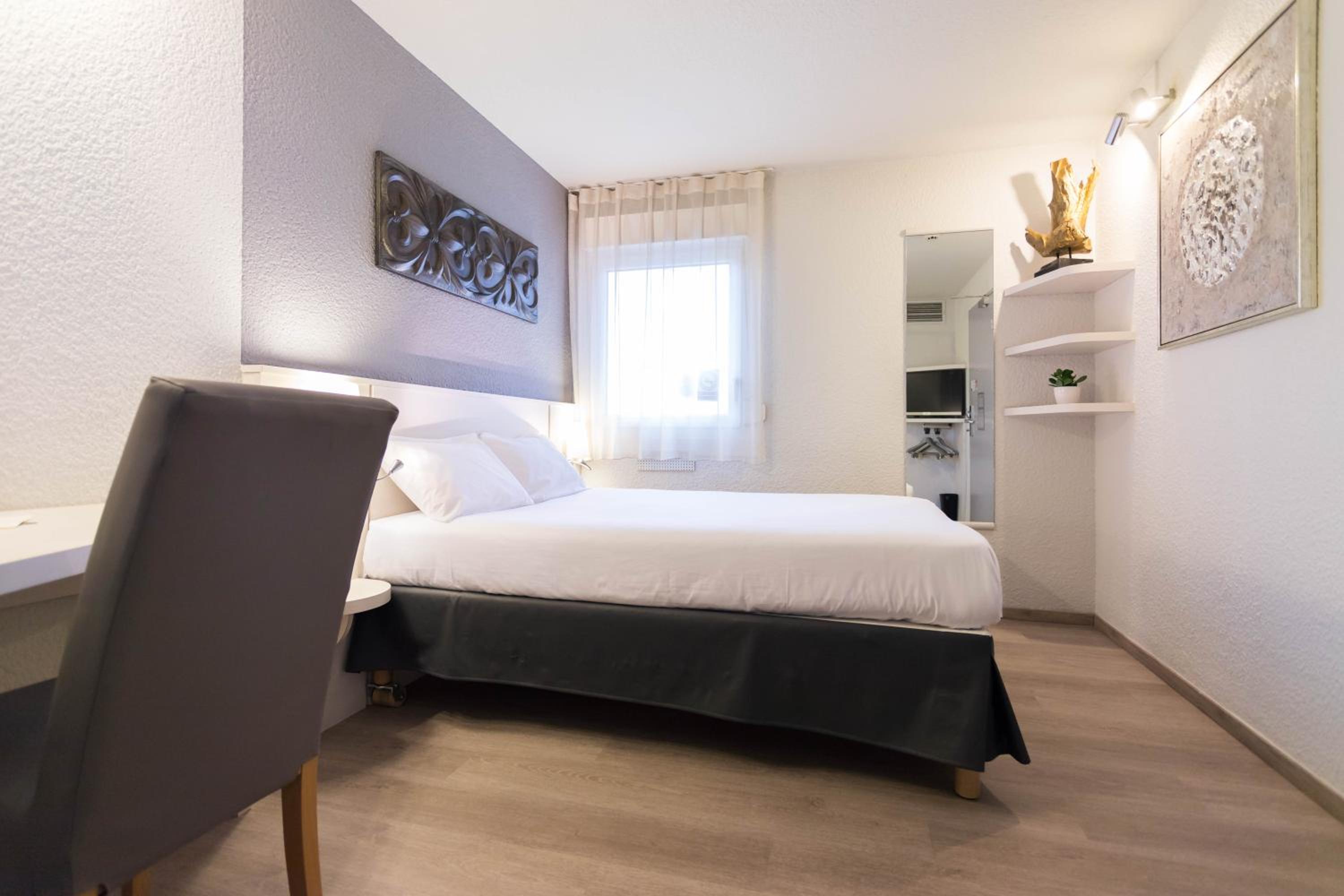 Double Room - Photo 4
