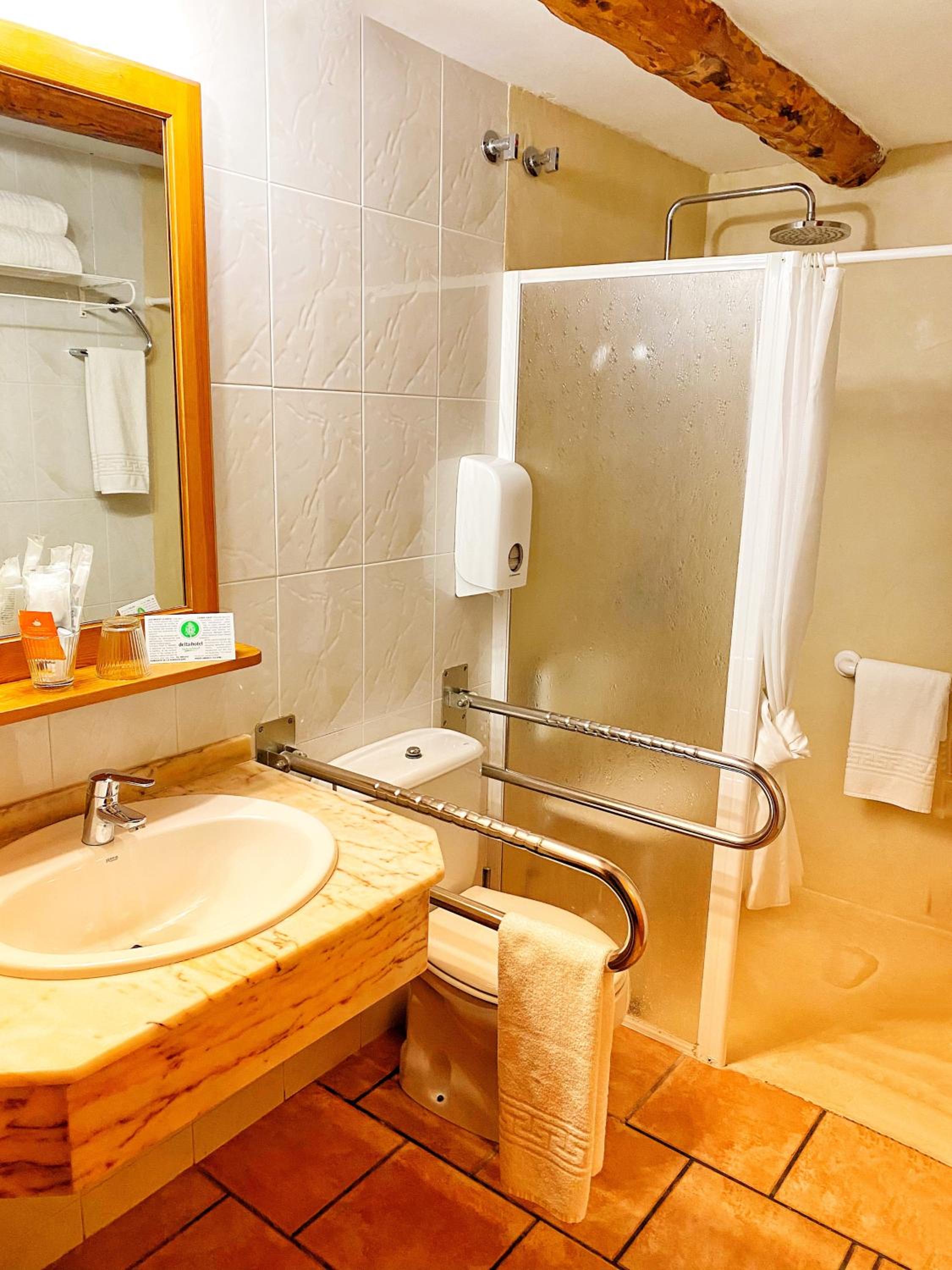 Superior Triple Room photo 2