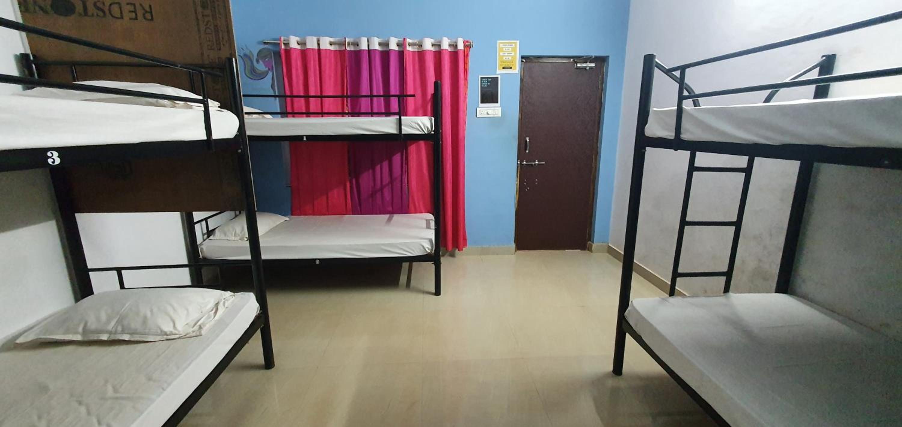 Bed in 6-Bed Mixed Dormitory Room photo 3