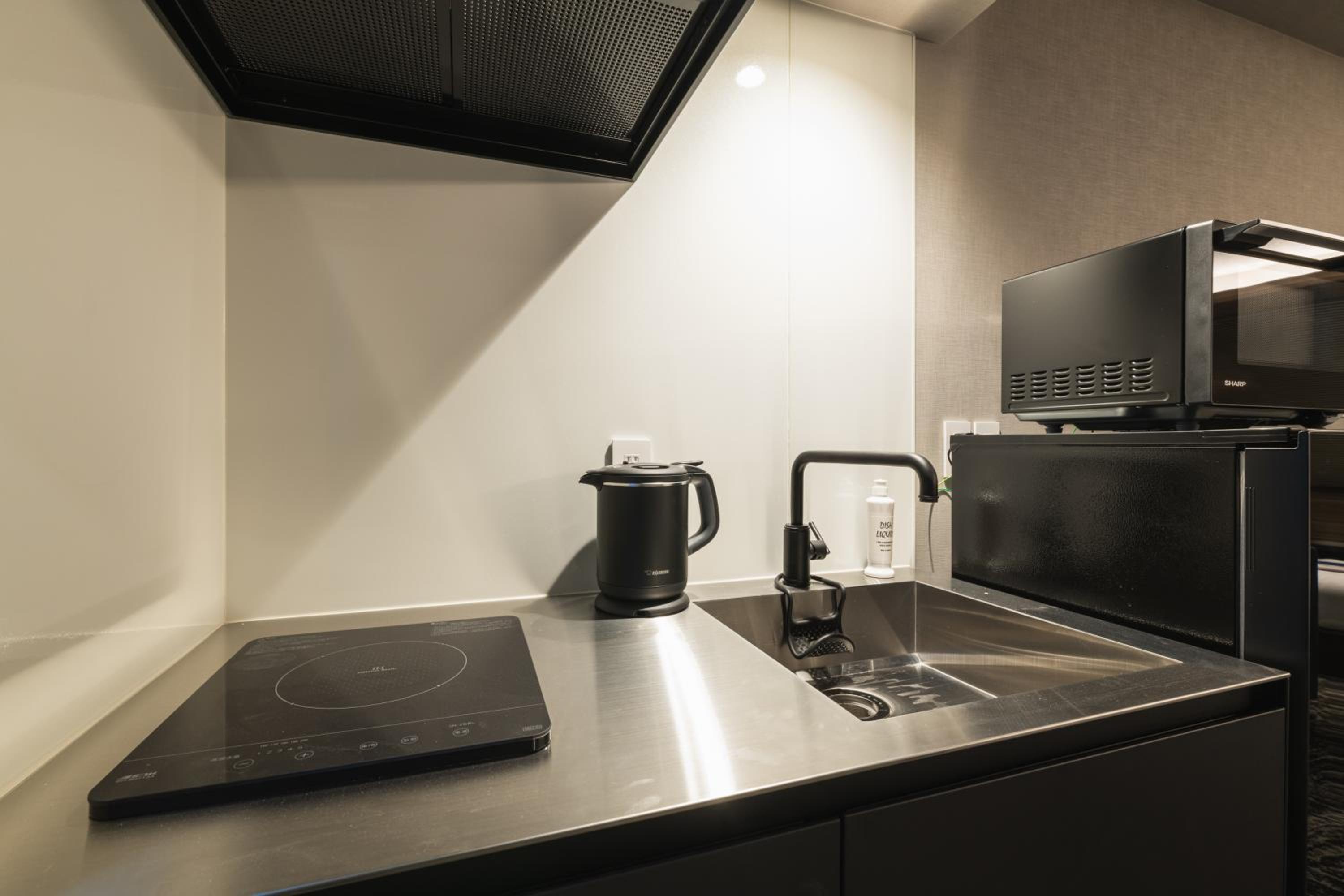 Deluxe Suite - Photo 6