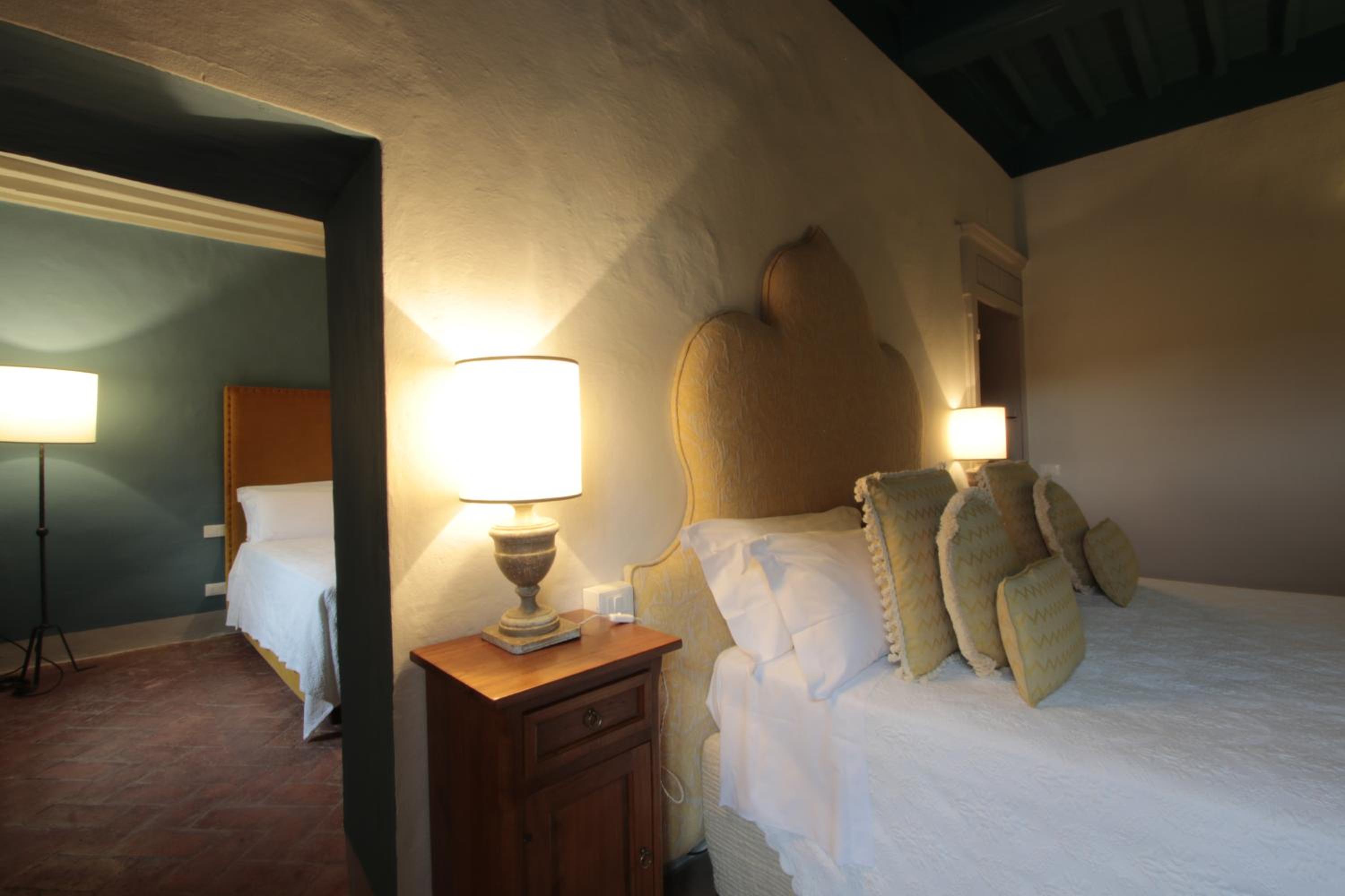 Superior Family Room - Photo 1