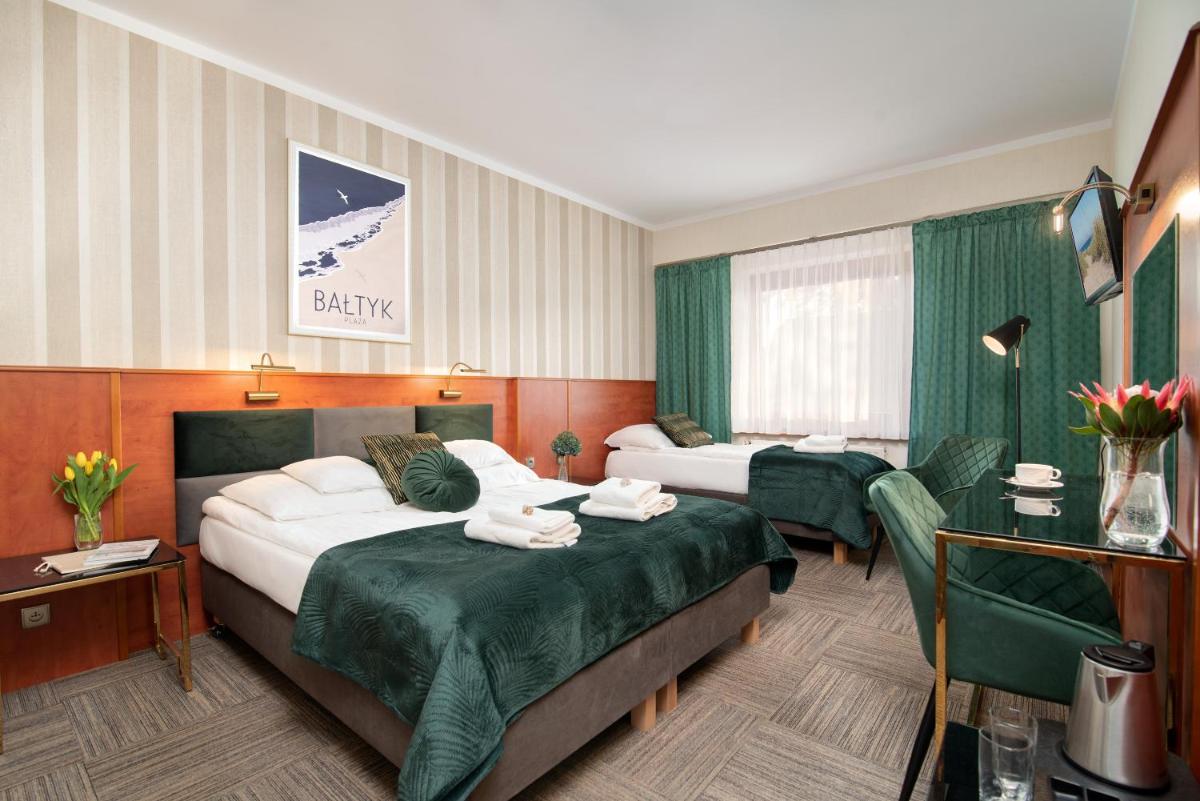 Deluxe Double Room (2 Adults + 1 Child) photo 2