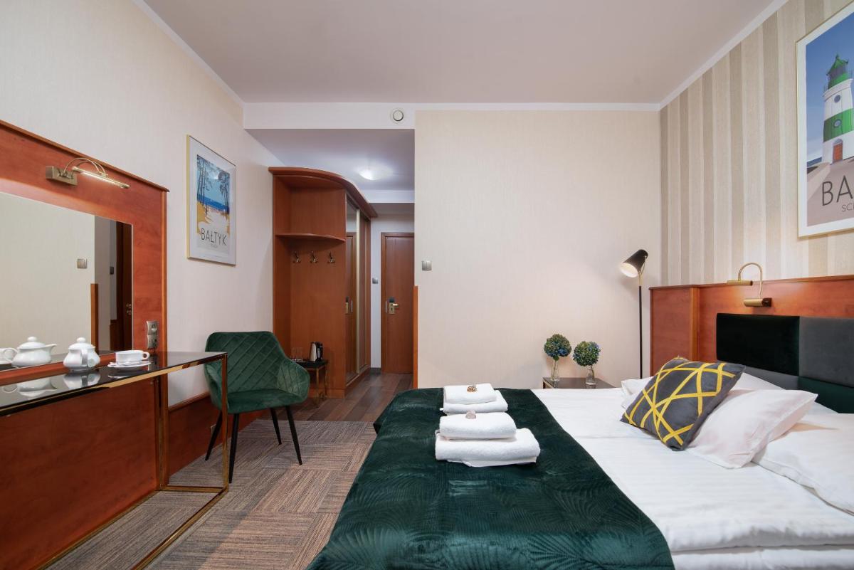 Deluxe Double Room (2 Adults + 1 Child) photo 1