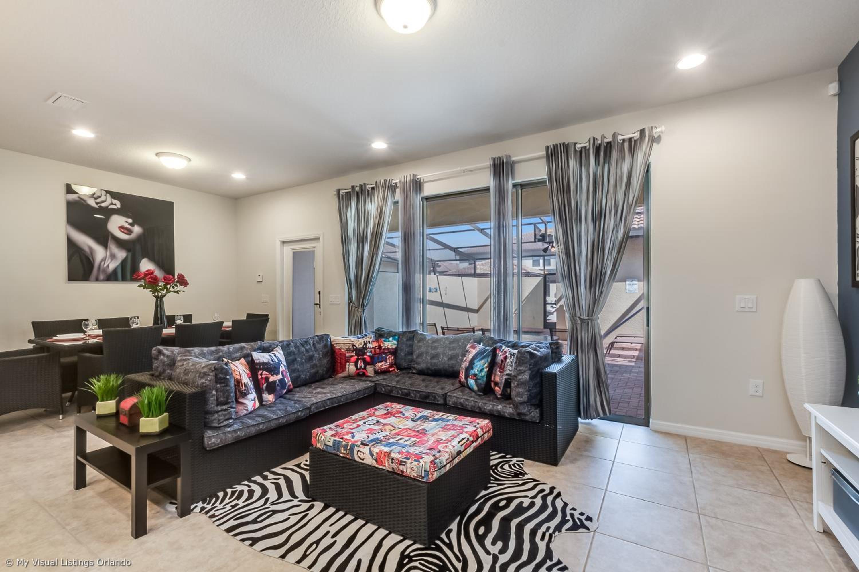 Five-Bedroom House - Photo 14