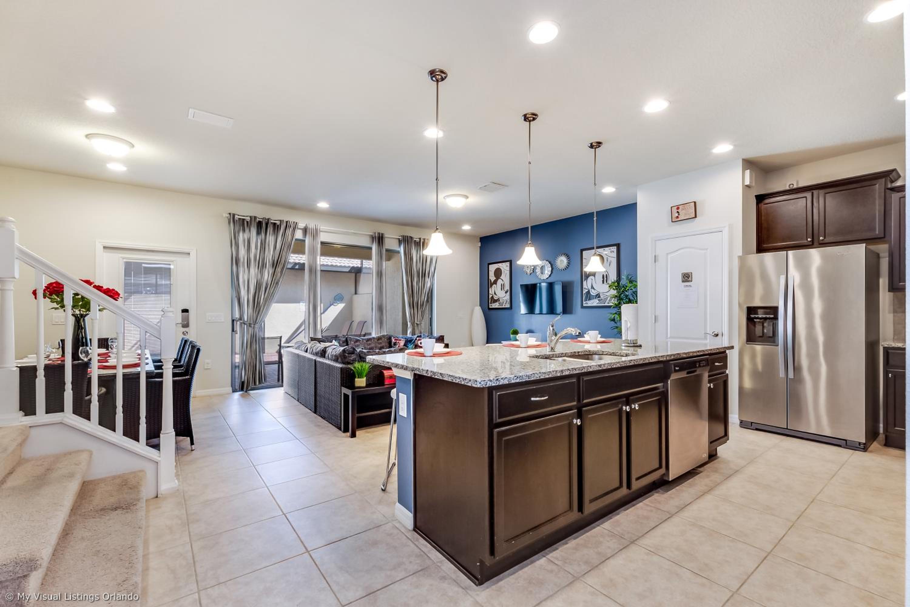 Five-Bedroom House - Photo 16
