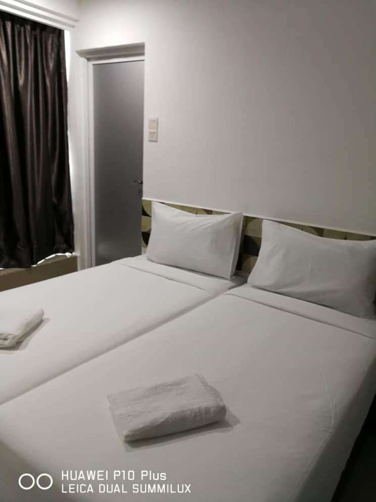 Standard Twin Room - Photo 6