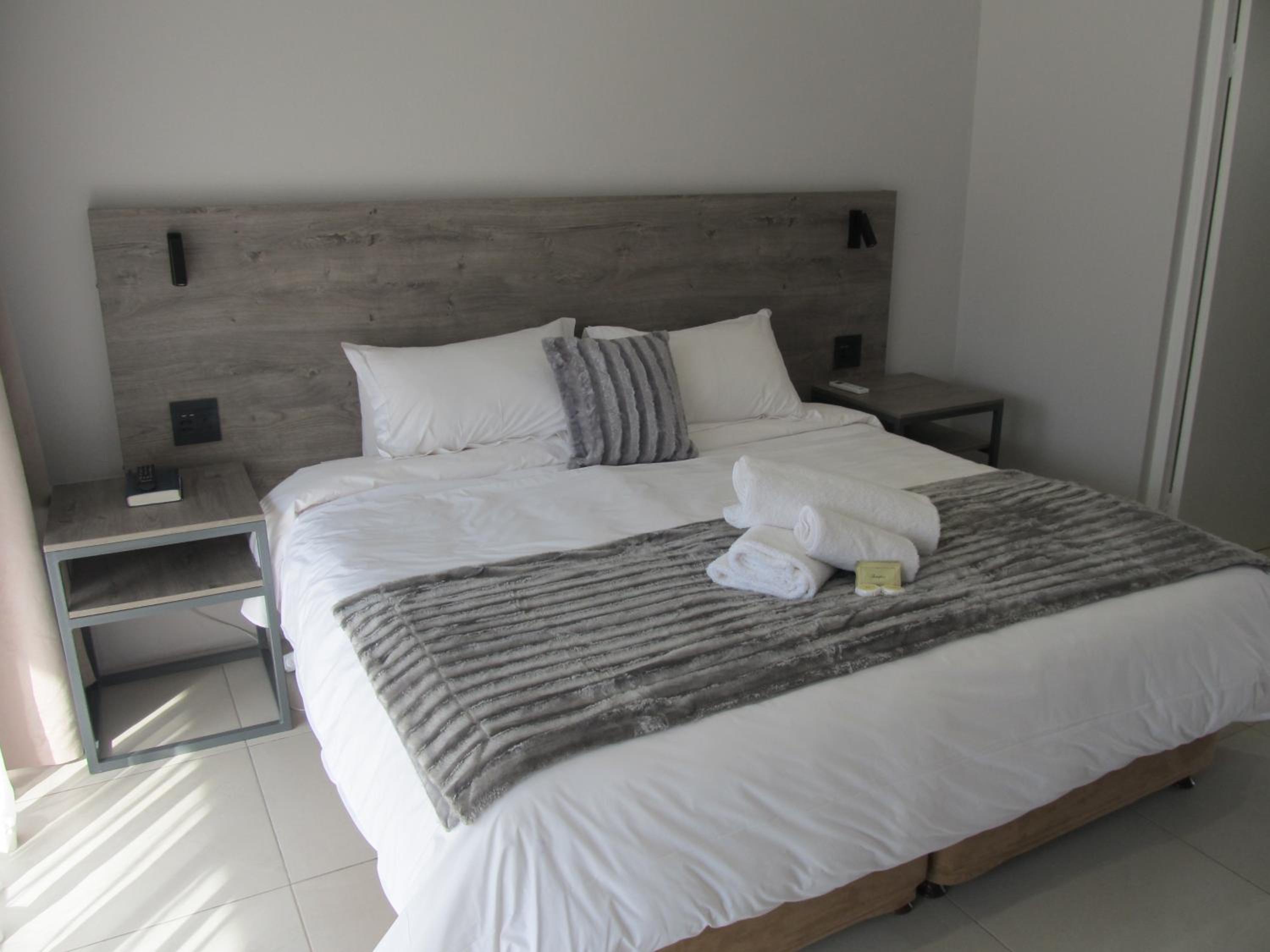 Superior Double or Twin Room with Garden View photo 3