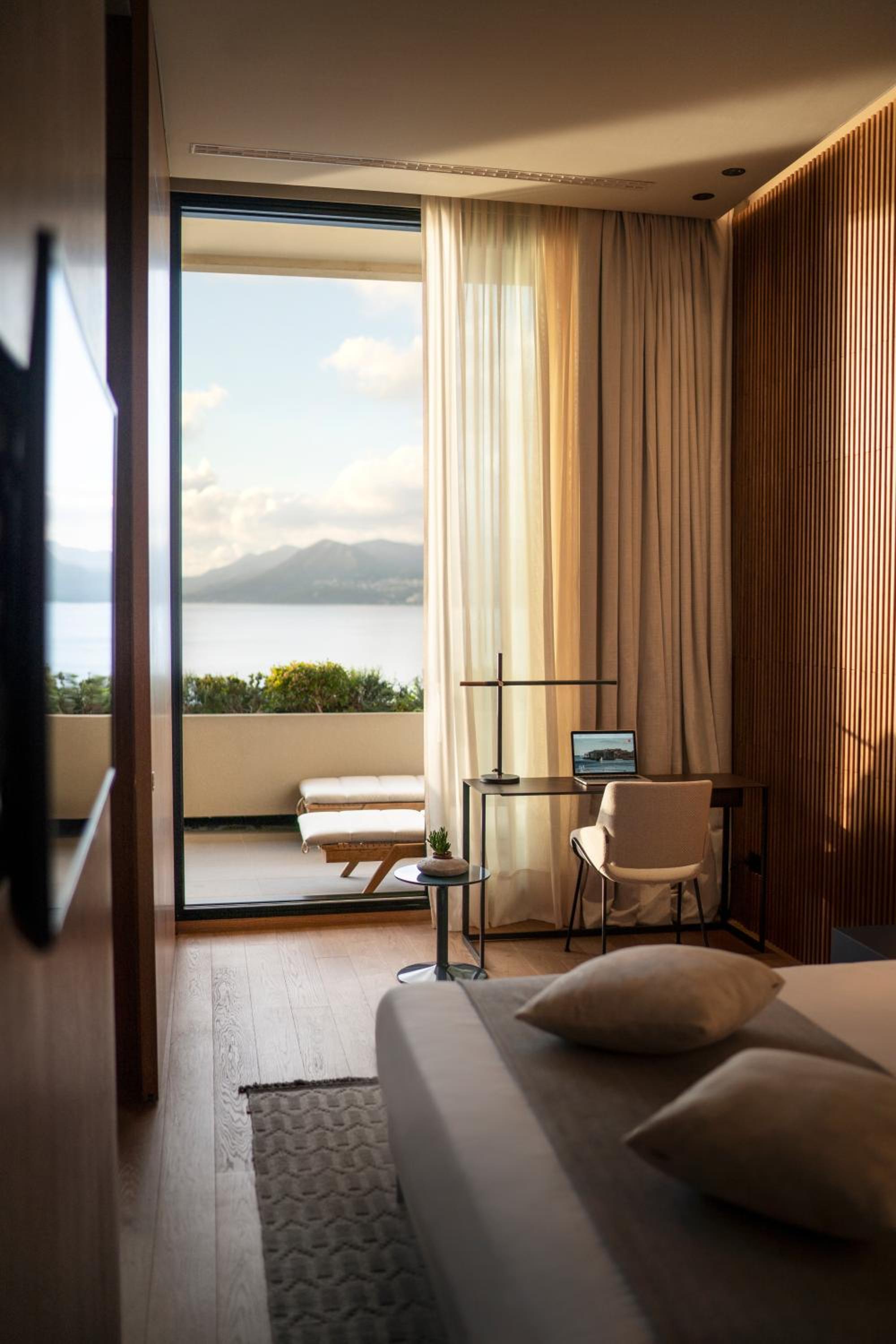 Ambassador Suite with Sea View and Balcony