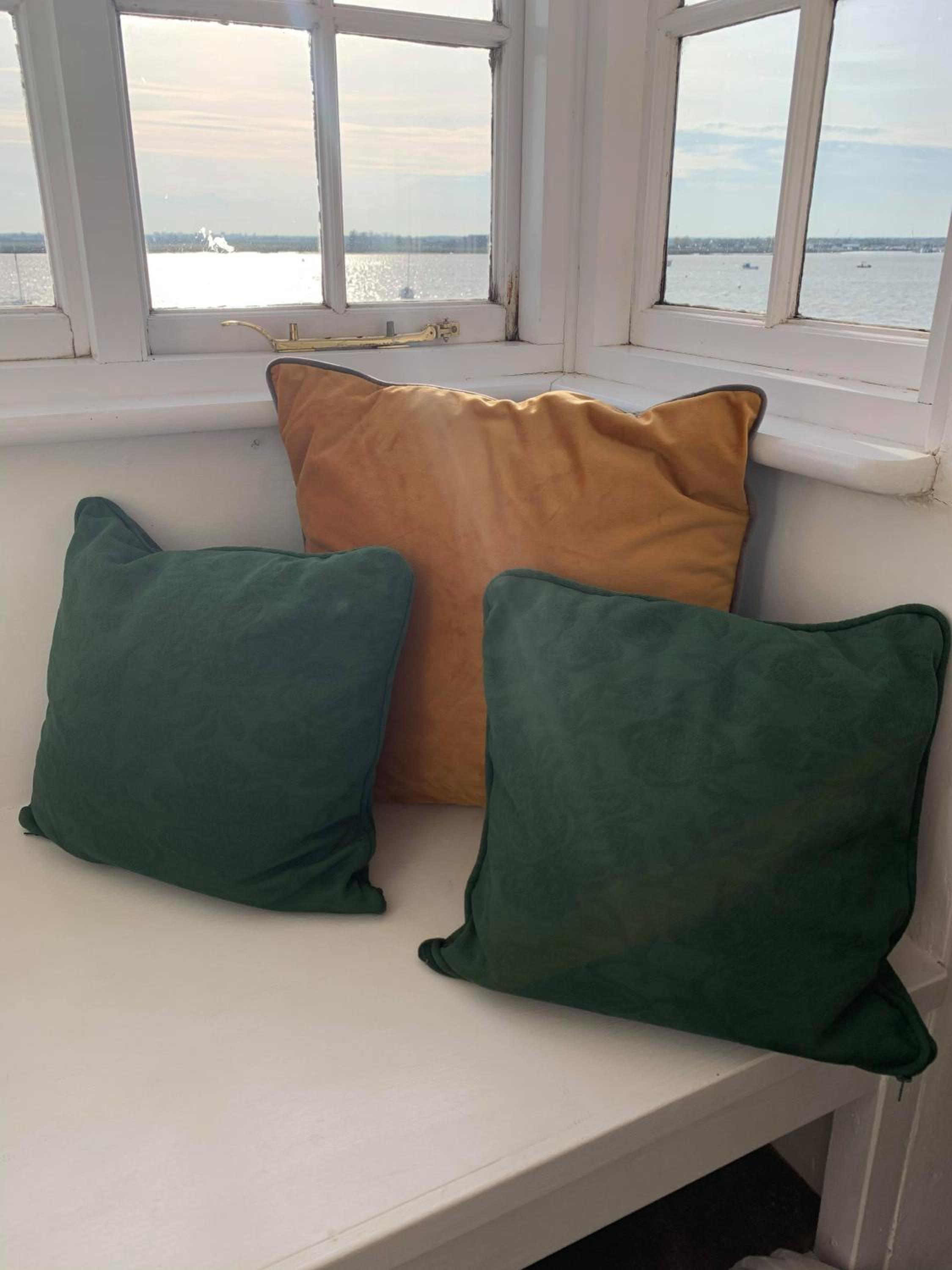 Standard Twin Room - Photo 2