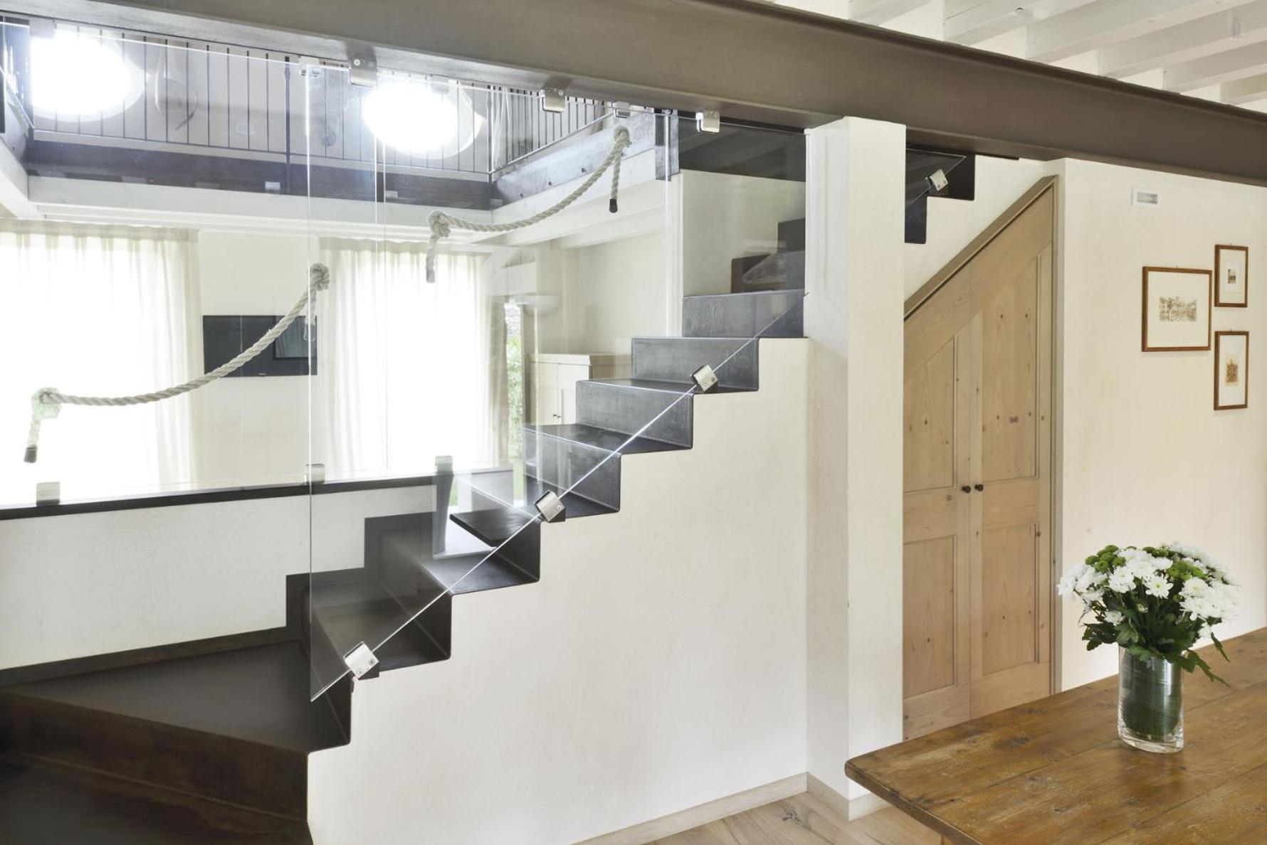 One-Bedroom Suite - Split Level photo 3