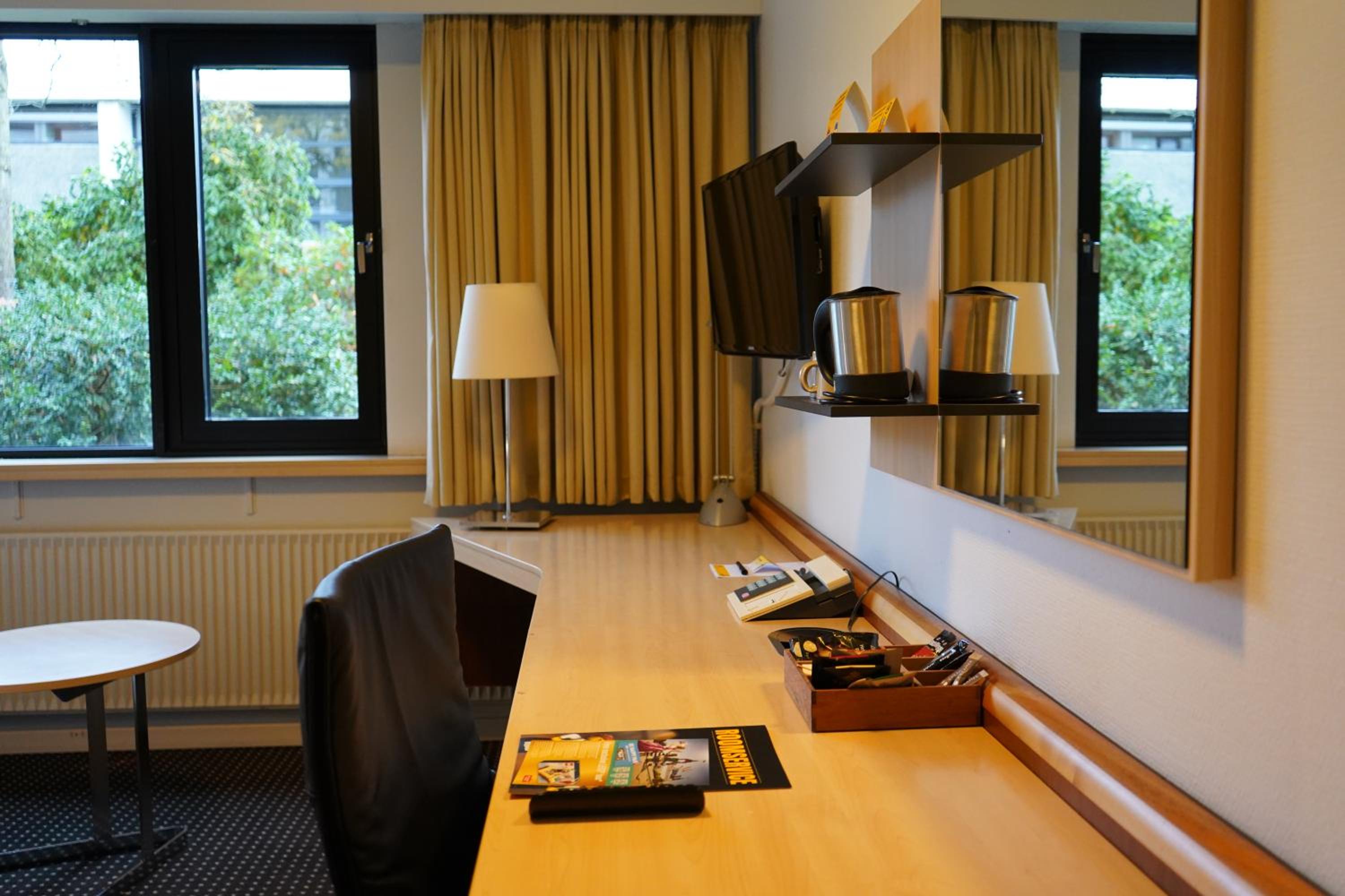 Business Room photo 3