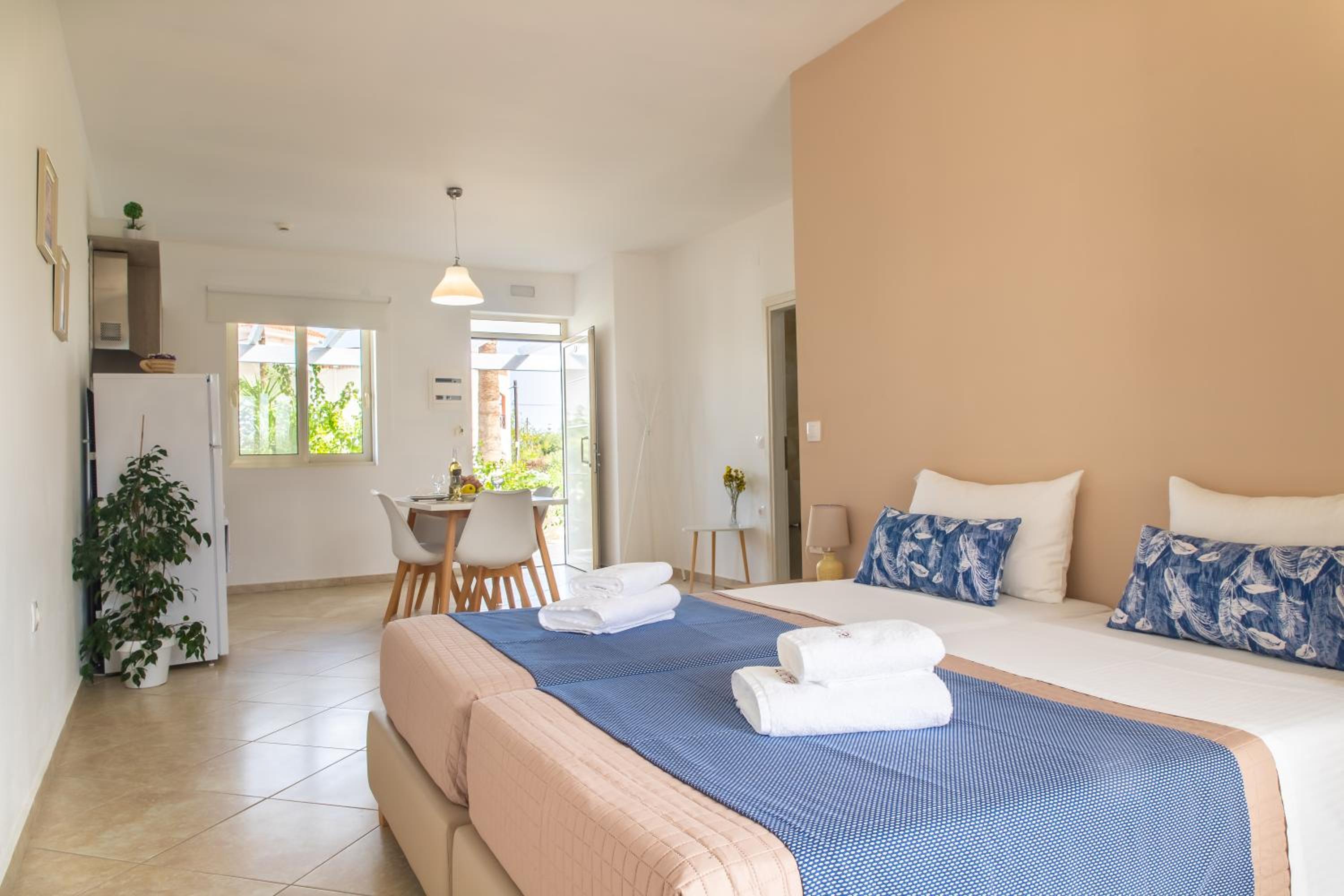 One-Bedroom Deluxe Apartment