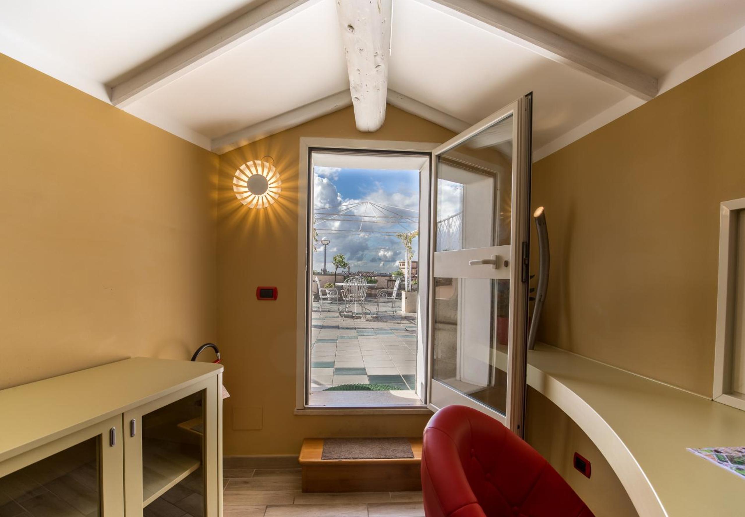 Double Room with Terrace - Attic photo 2