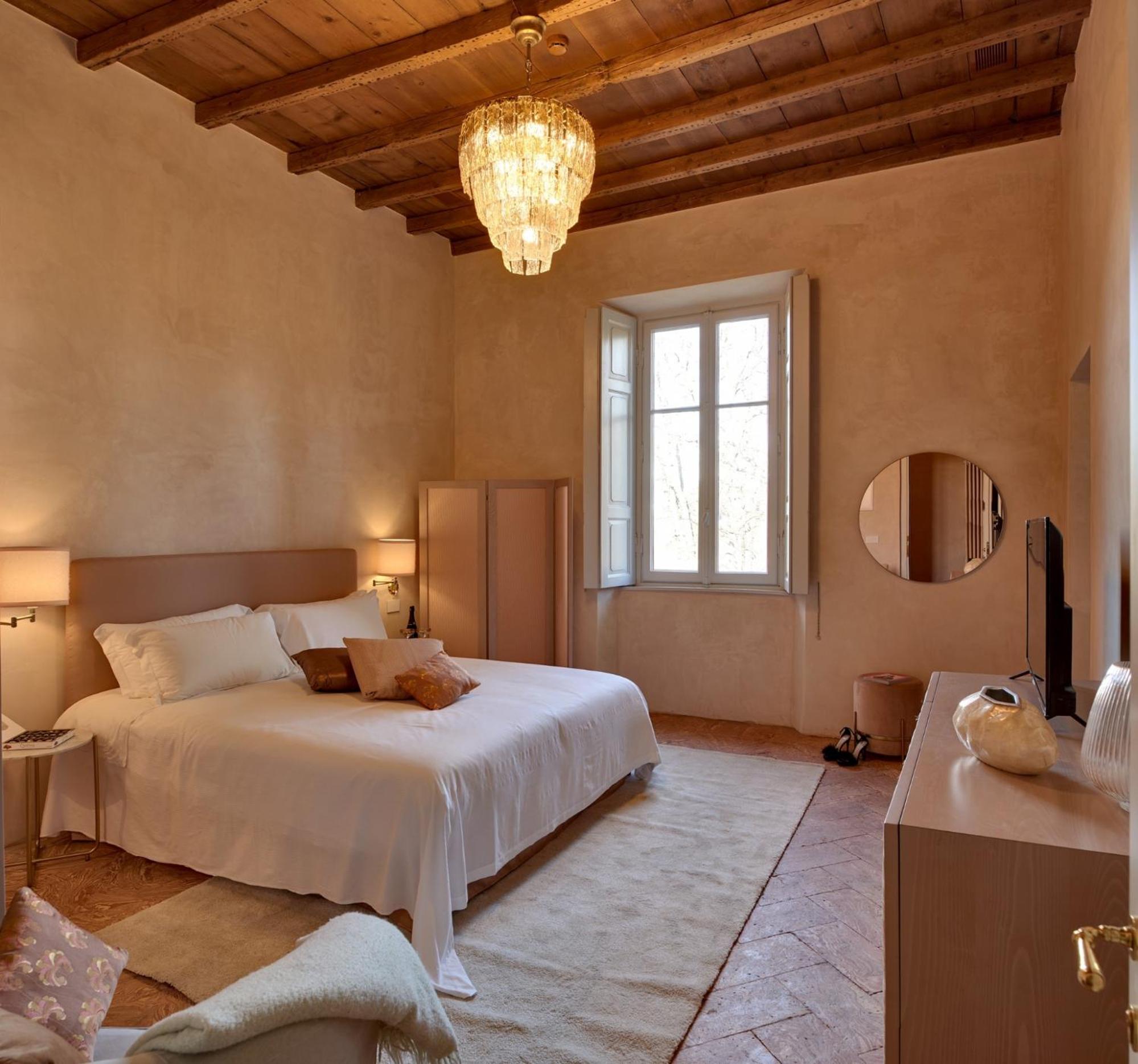 Deluxe Double or Twin Room - Photo 10