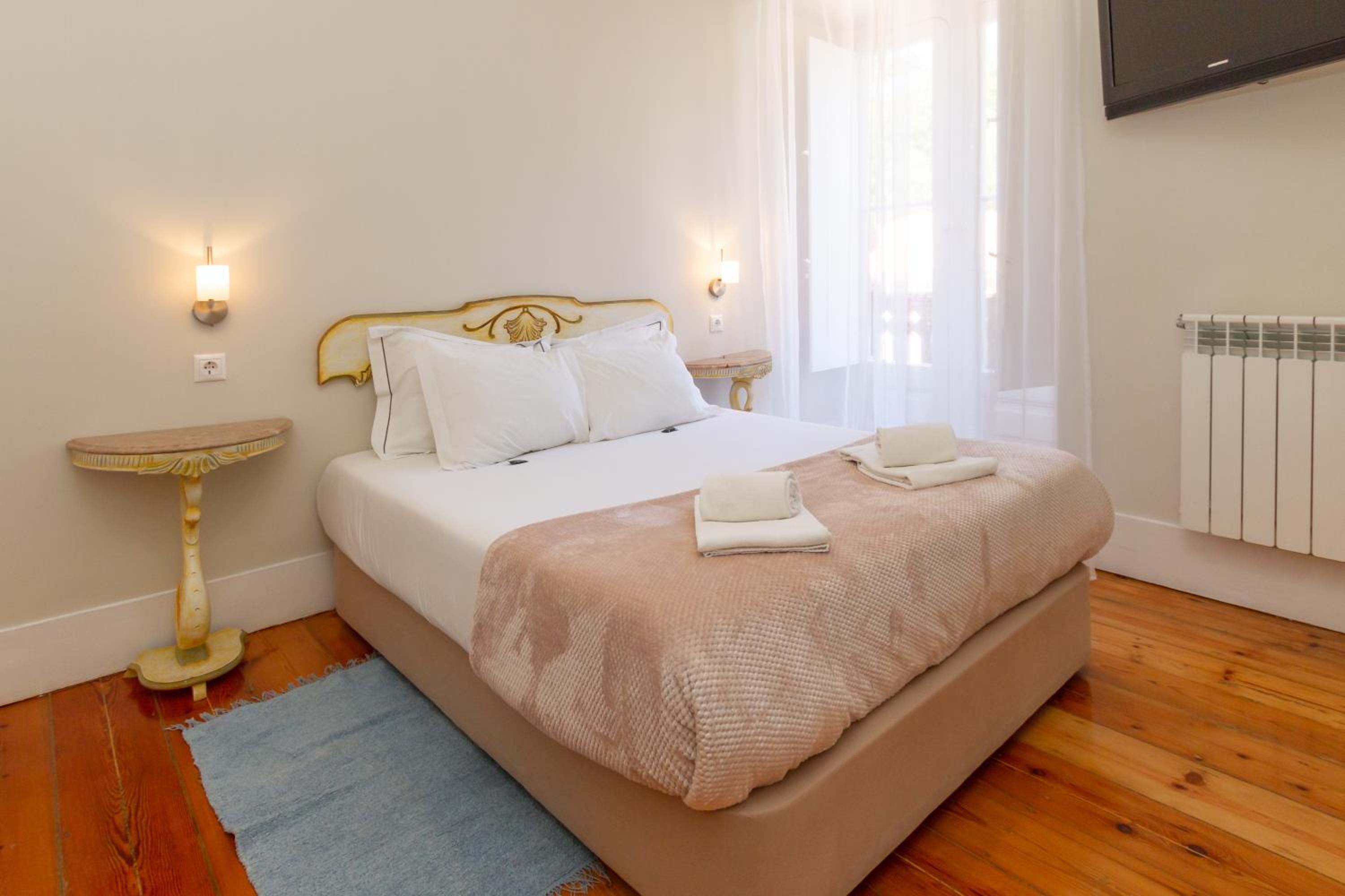 Double or Twin Room - Photo 7