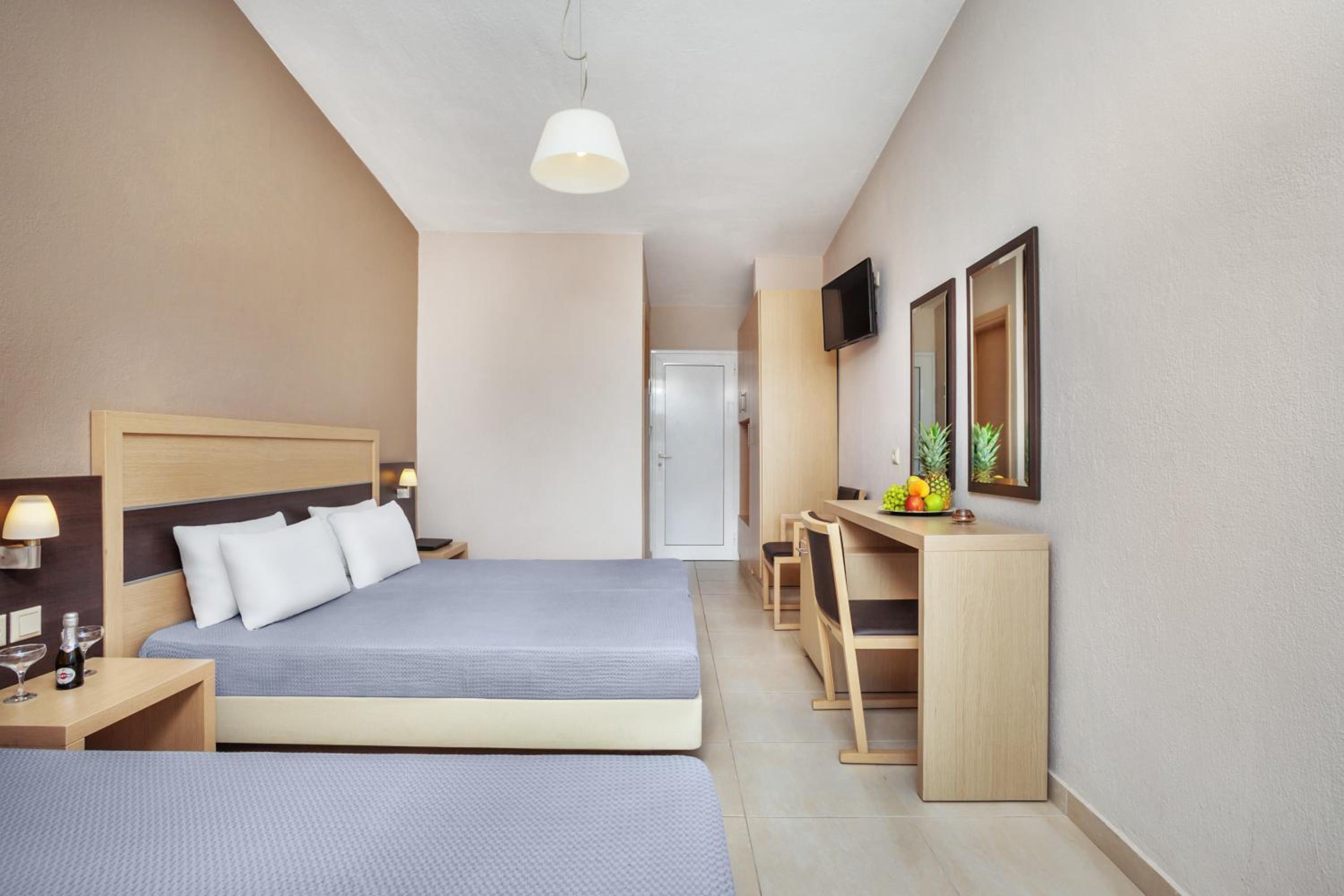 Standard Triple Room photo 2