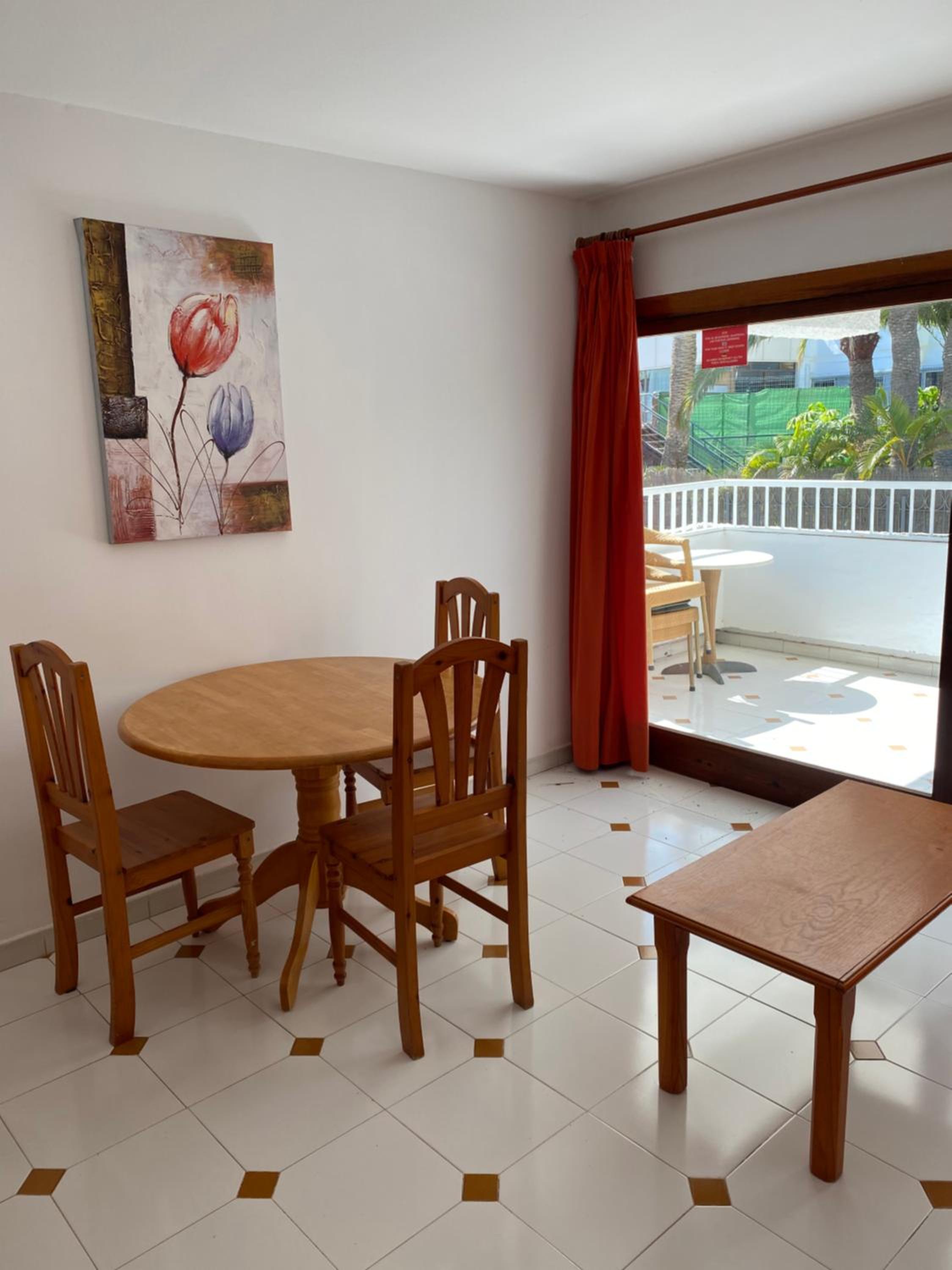 Apartment With Balcony photo 3