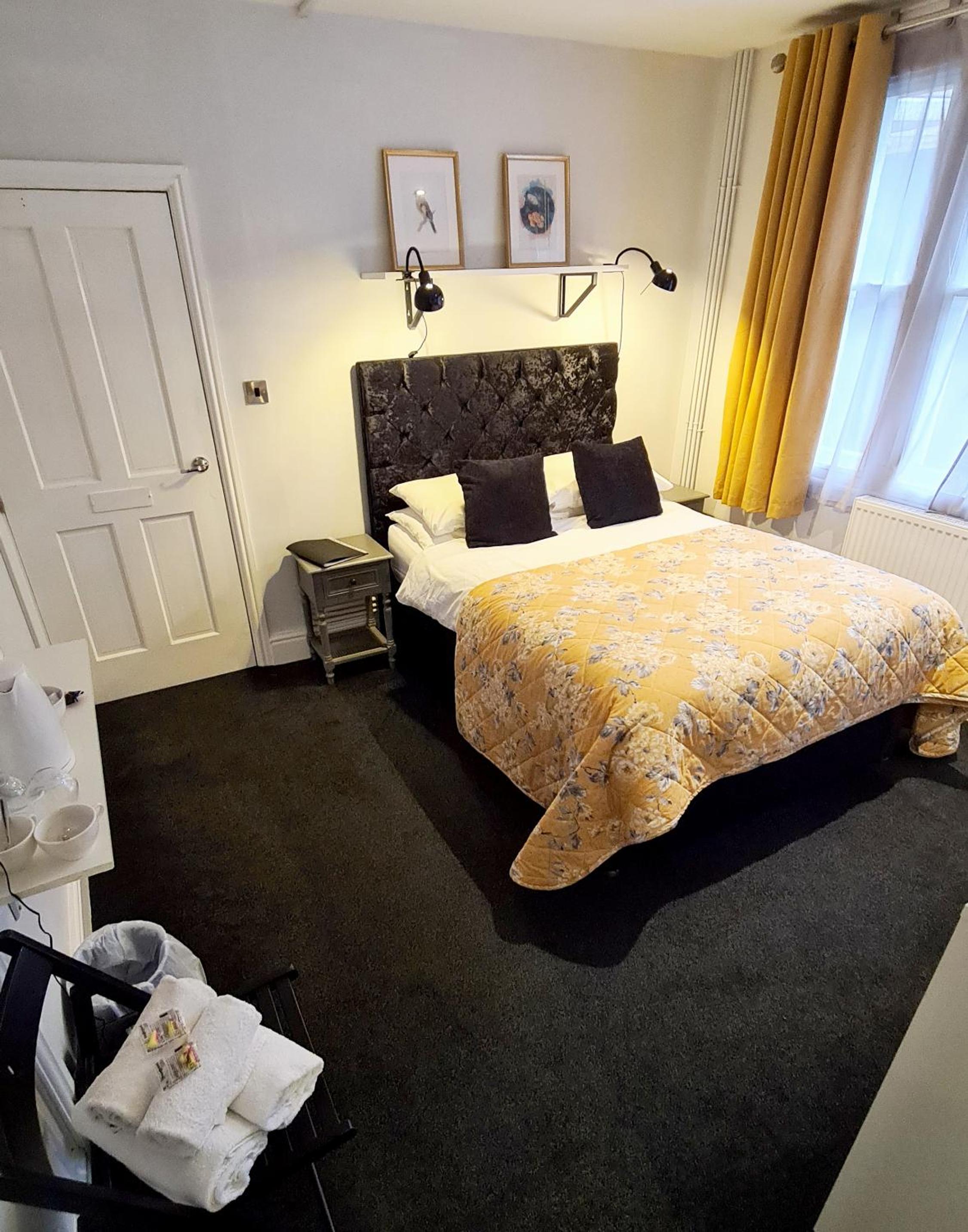 Double Room with Private Bathroom photo 1
