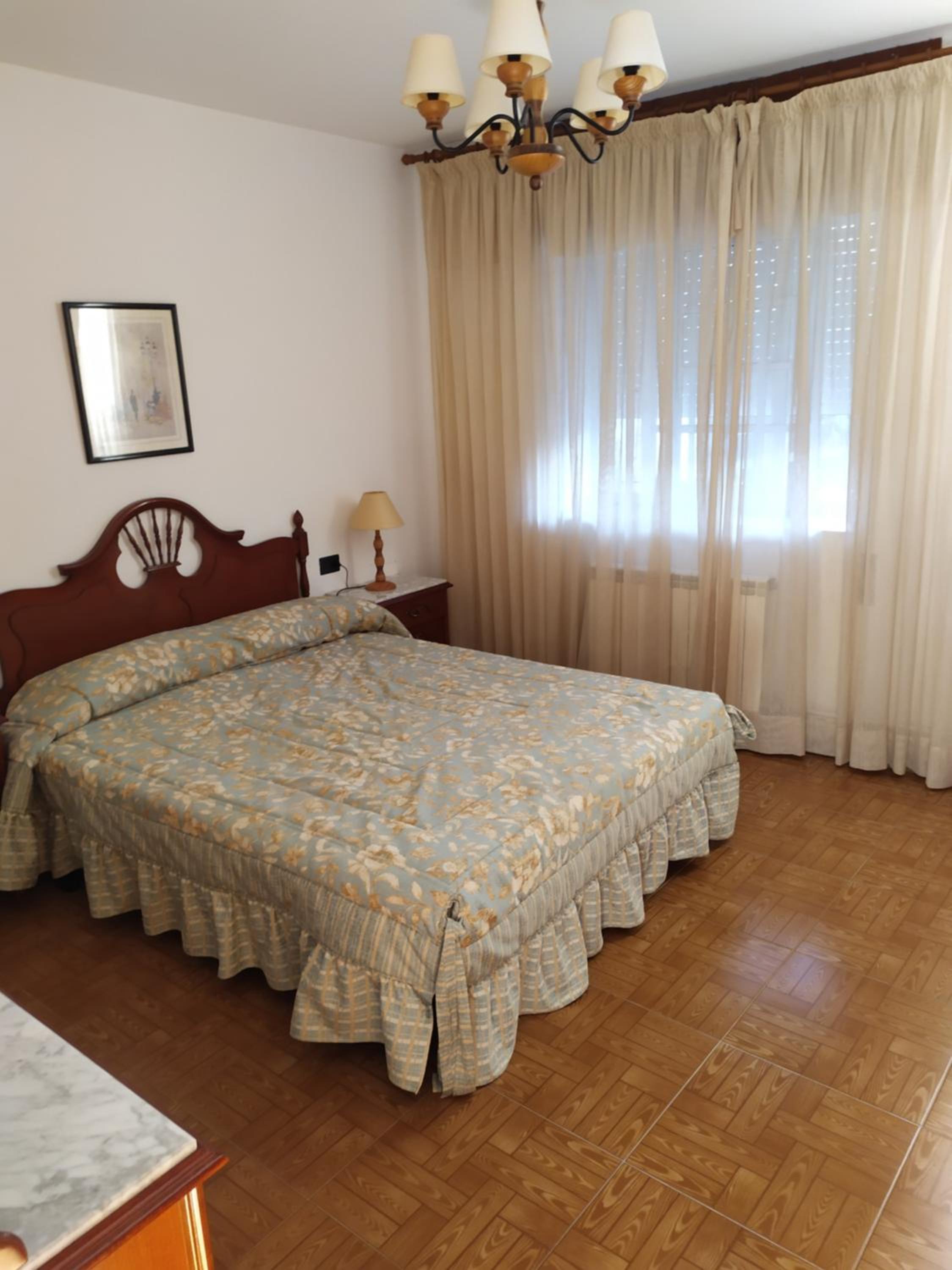 Three-Bedroom House photo 2