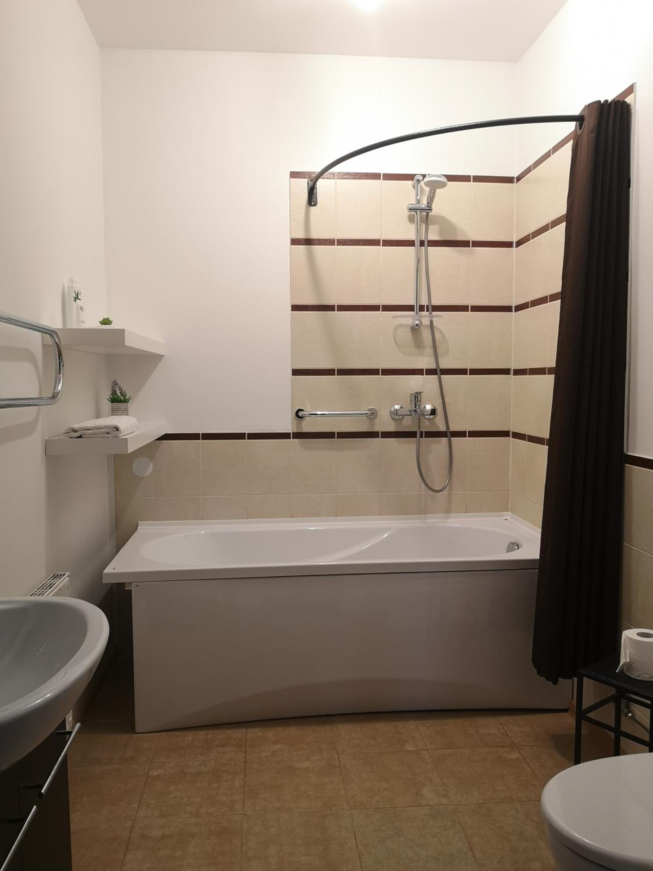 Two-Bedroom Apartment - Photo 2