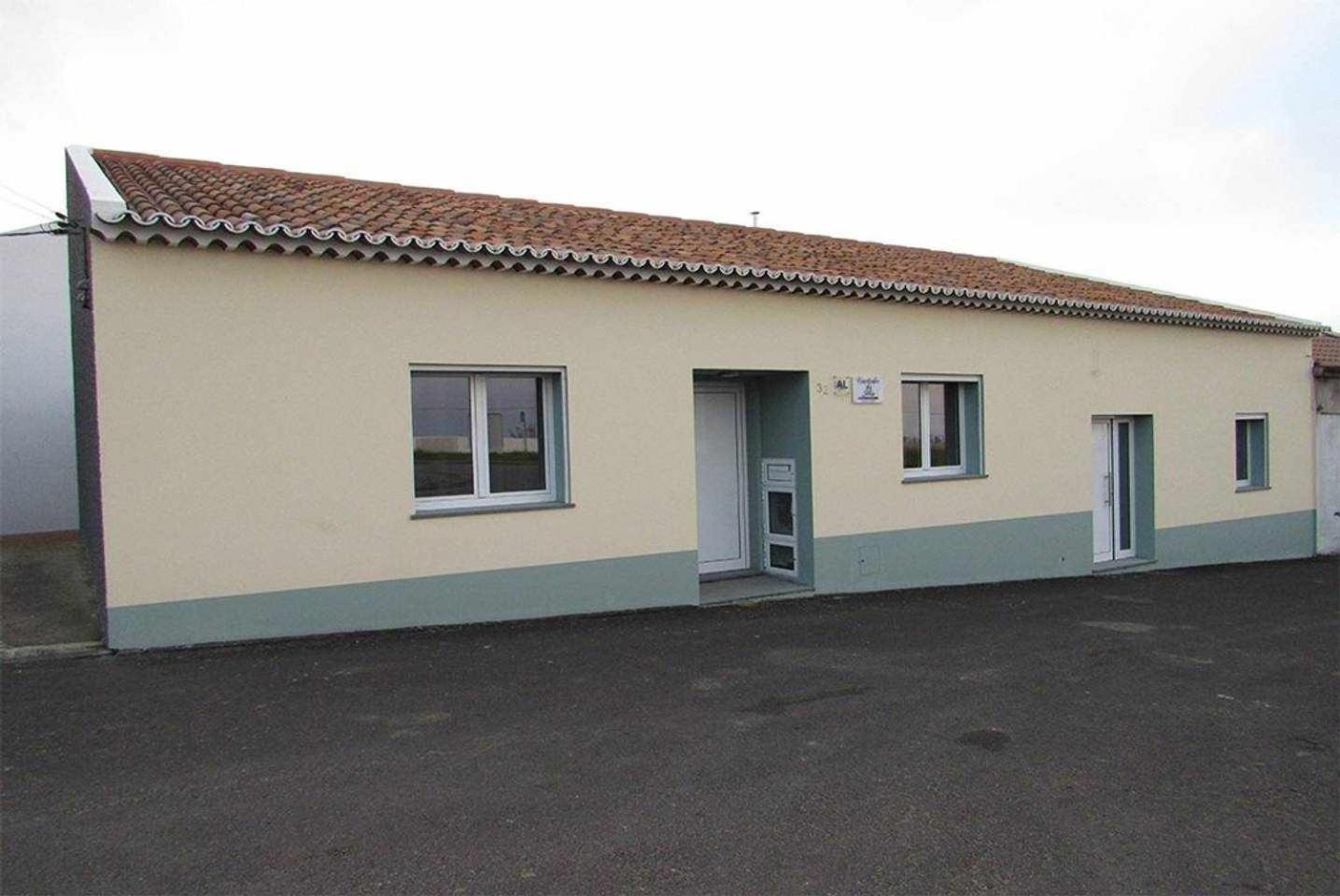 Three-Bedroom House (Entire Home) photo 2