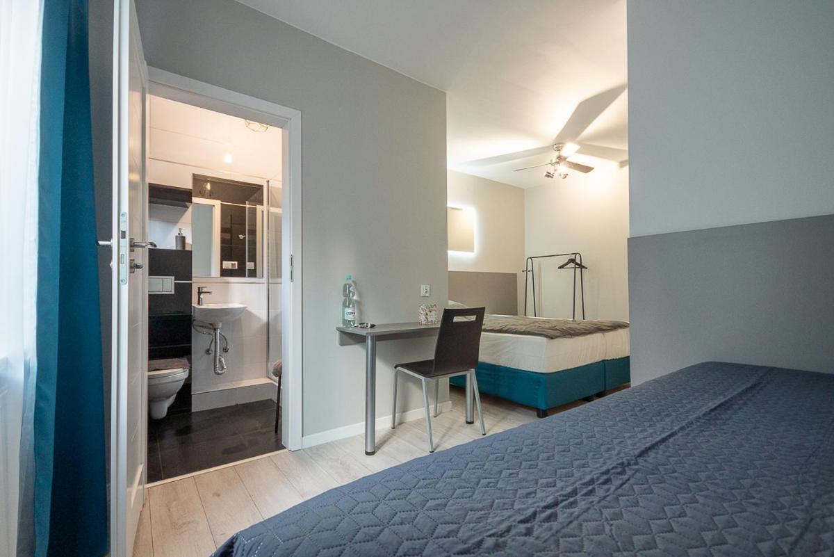 Triple Room with Private Bathroom photo 3