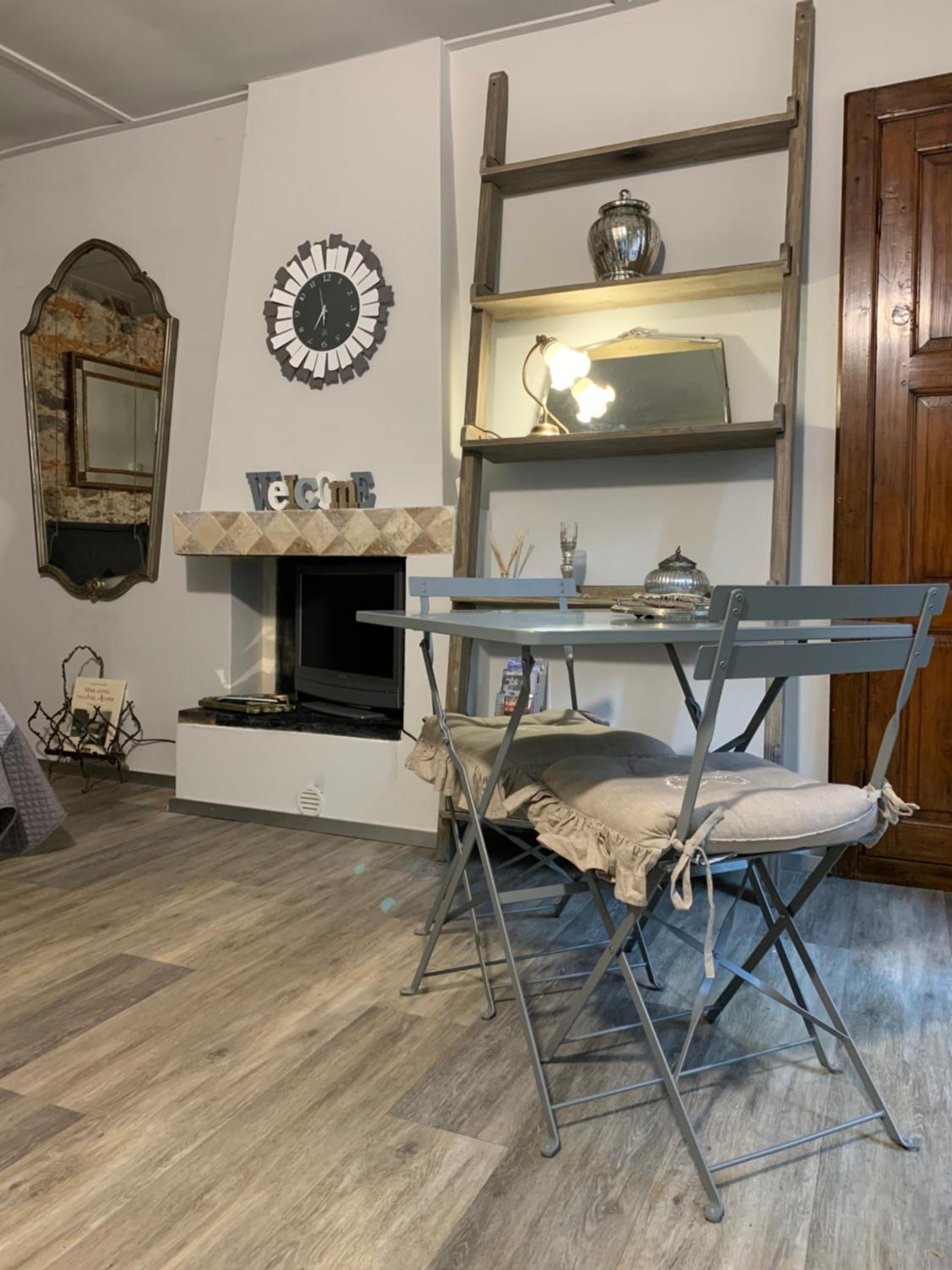 Studio Apartment - Photo 24