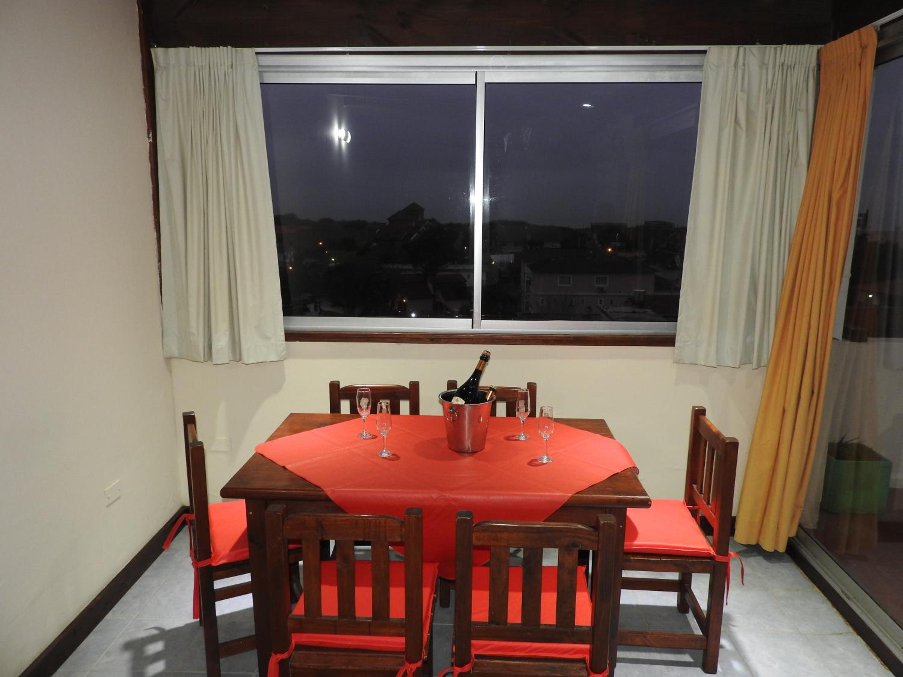 Apartment photo 2