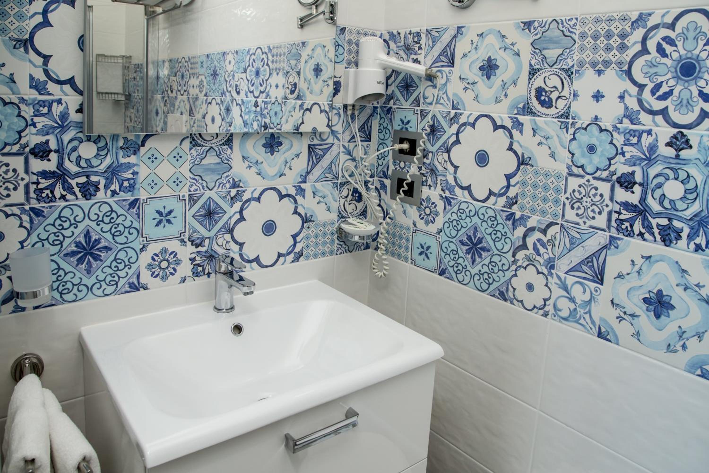 Superior Double or Twin Room with Garden View - Photo 11