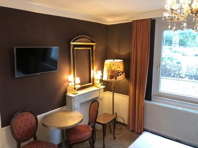 Double Room with Private Bathroom - Photo 7