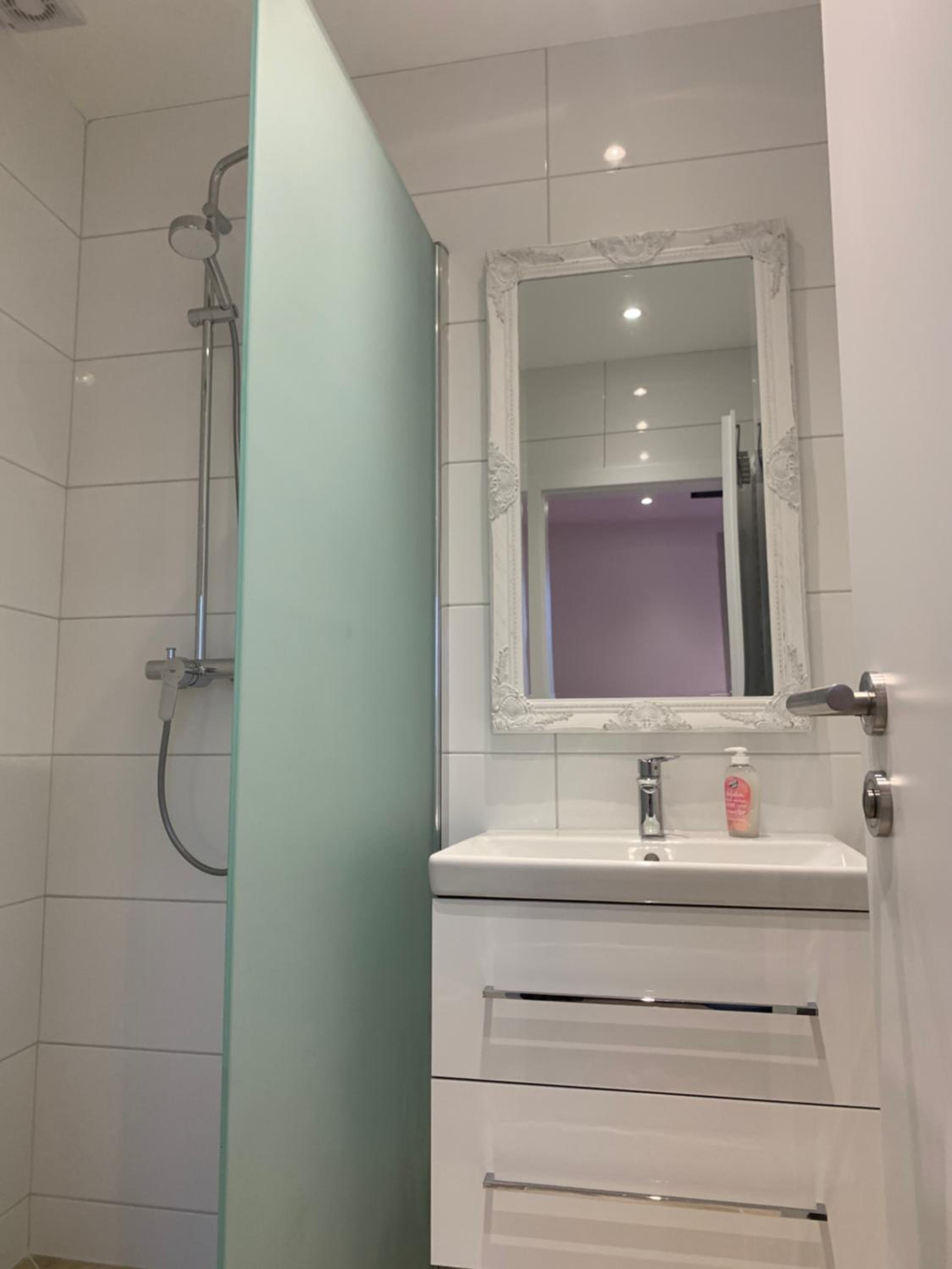 Triple Room with Bathroom - Photo 8