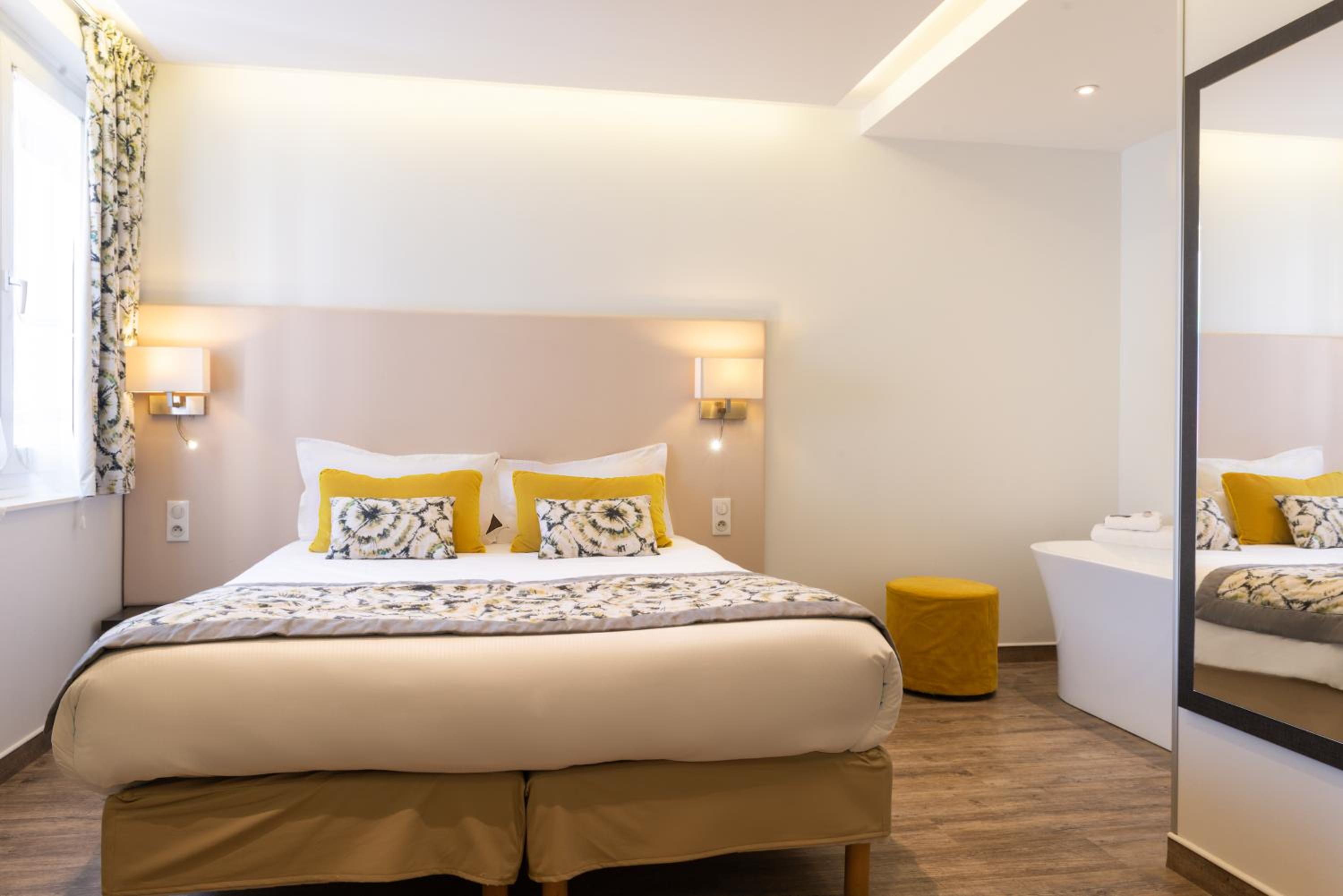 Superior Double Room with Garden View - Photo 3