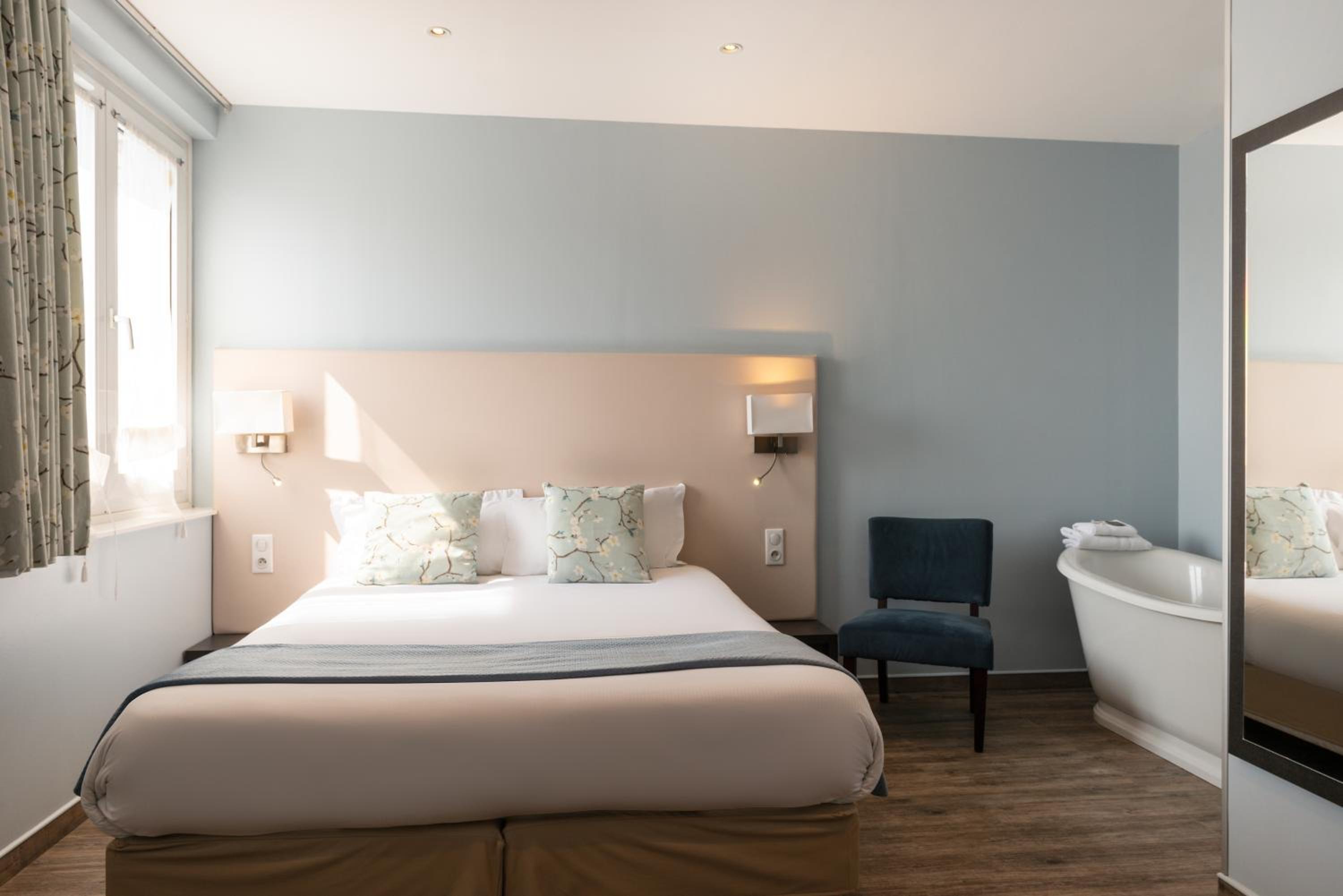 Superior Double Room with Garden View - Photo 8