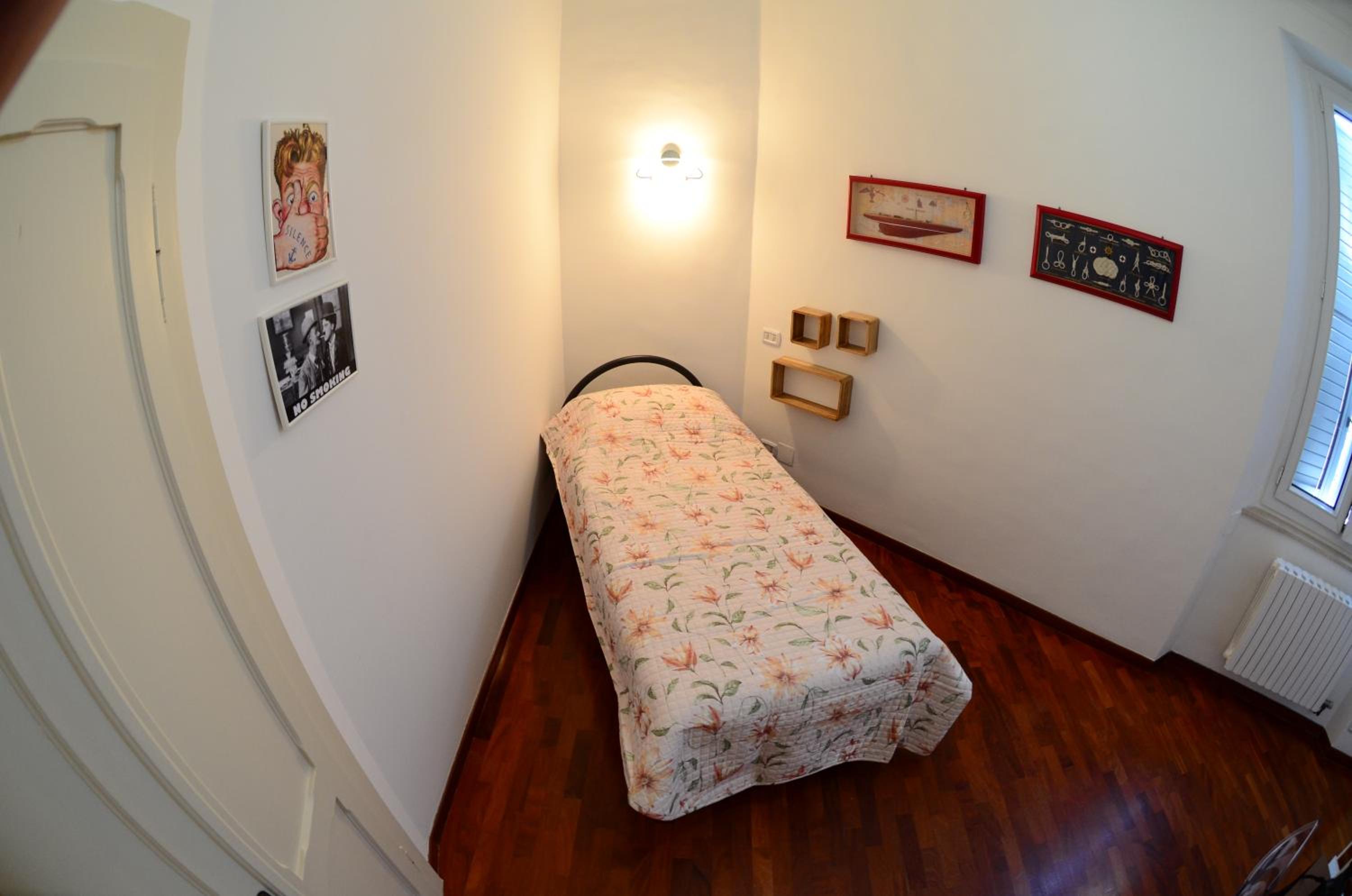 Single Room with Private External Bathroom