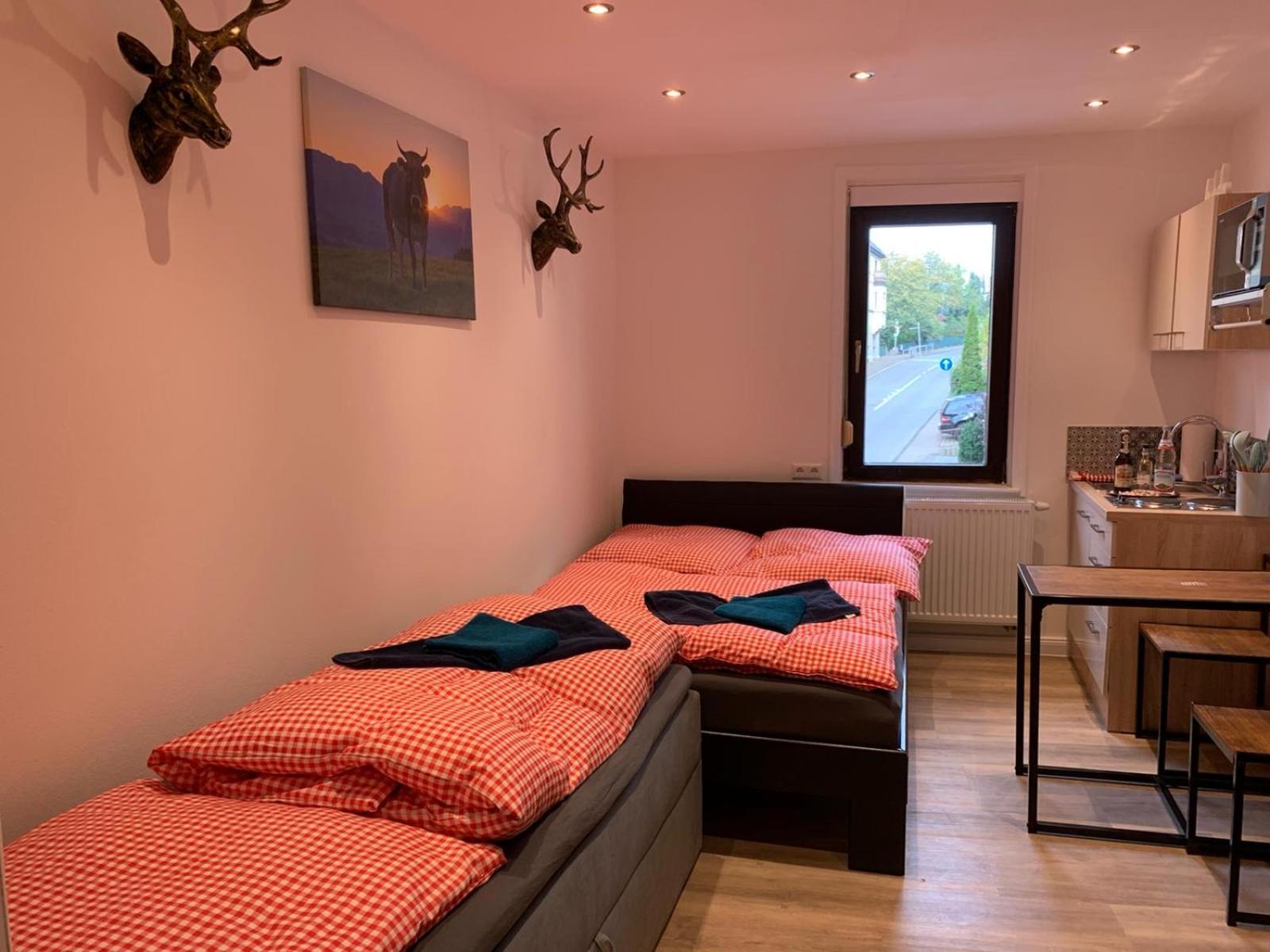 Twin Room with Bathroom - Photo 1