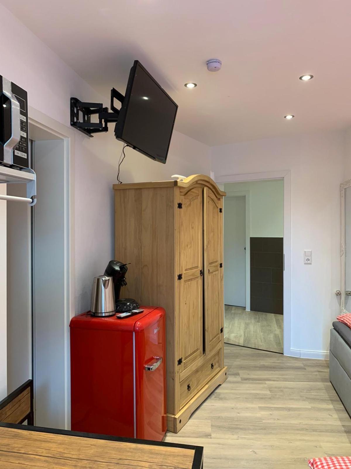 Twin Room with Bathroom - Photo 2