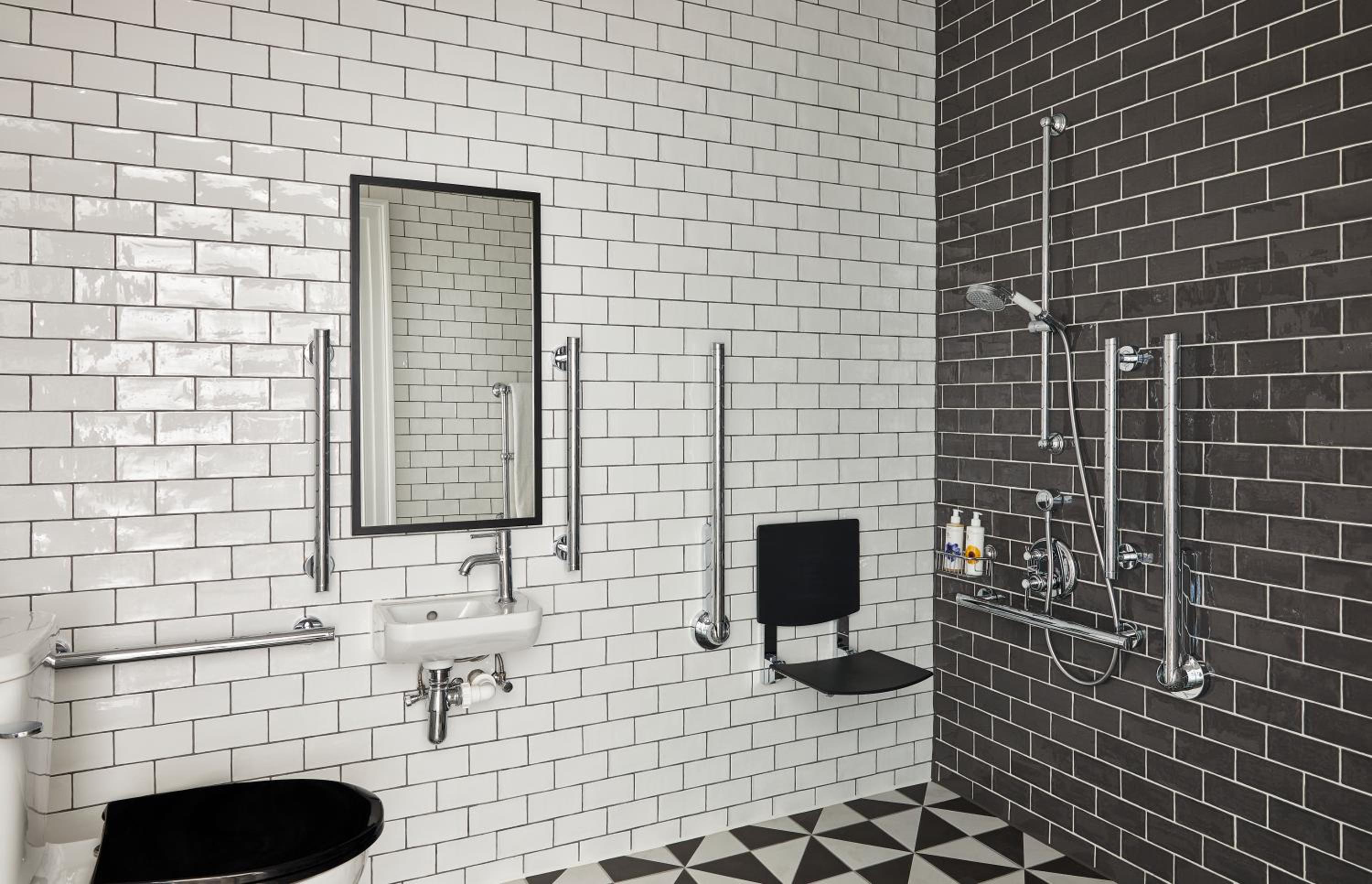Standard Twin Room - Accessible Room photo 2