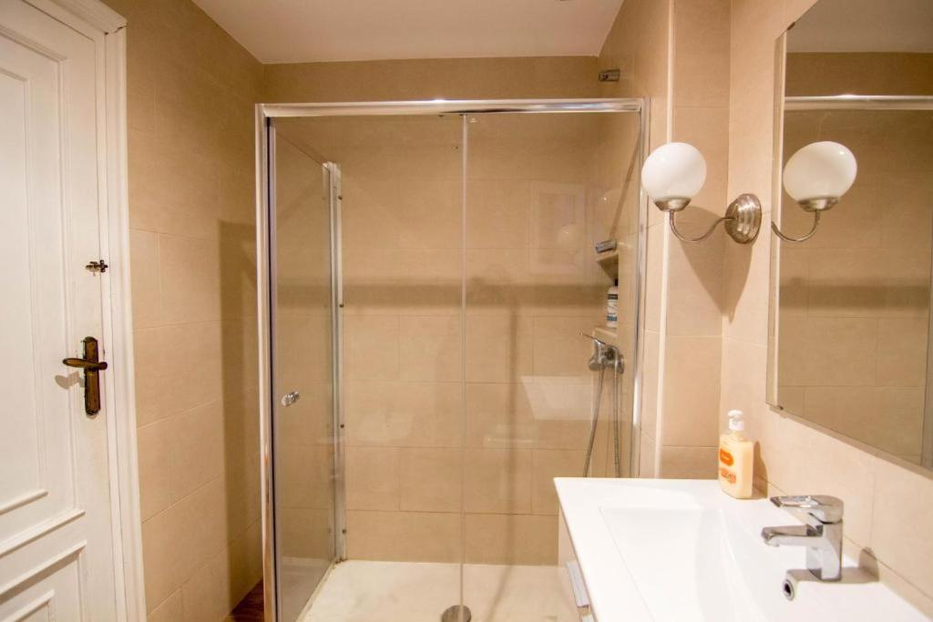 Queen Room with Shared Bathroom