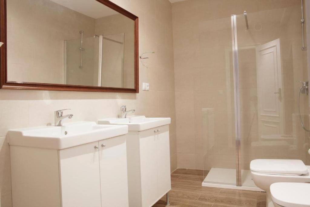 Twin Room with Shared Bathroom