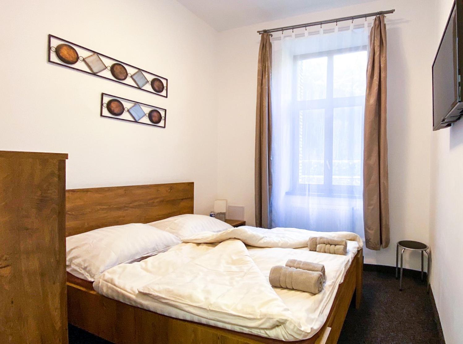 Small Double Room - Photo 1