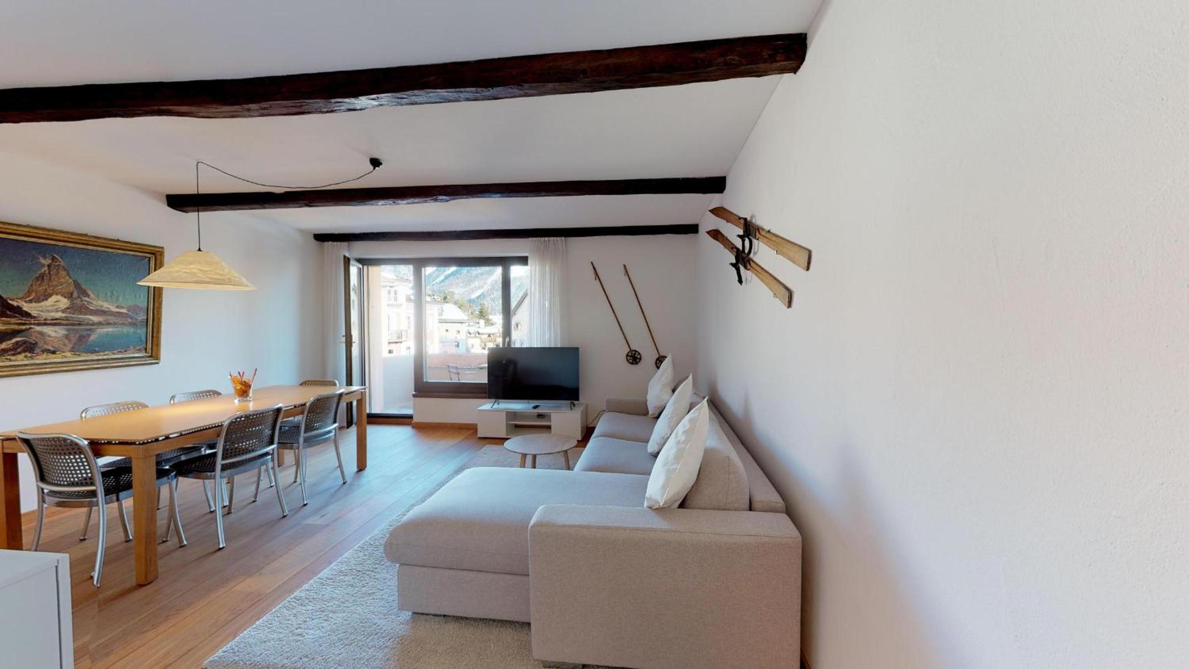 Apartment with Mountain View photo 1
