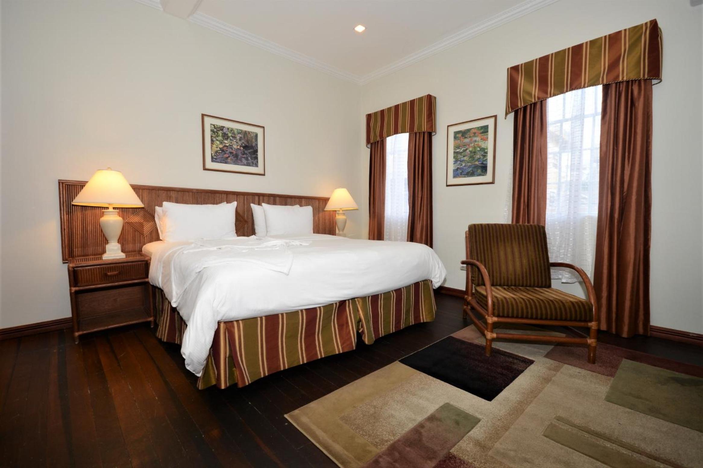 Deluxe King Room photo 1