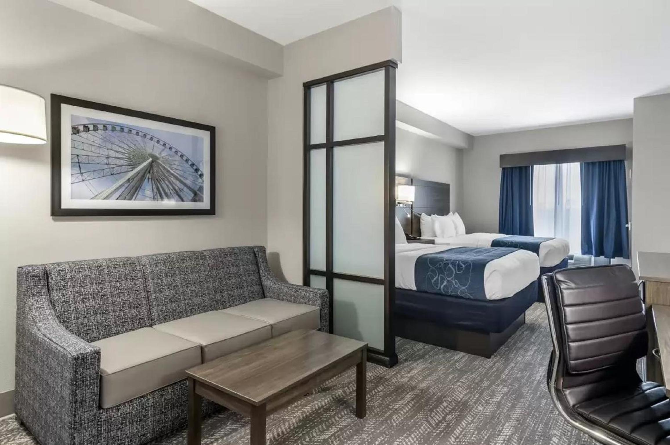 Queen Suite with Two Queen Beds - Non-Smoking - Photo 6