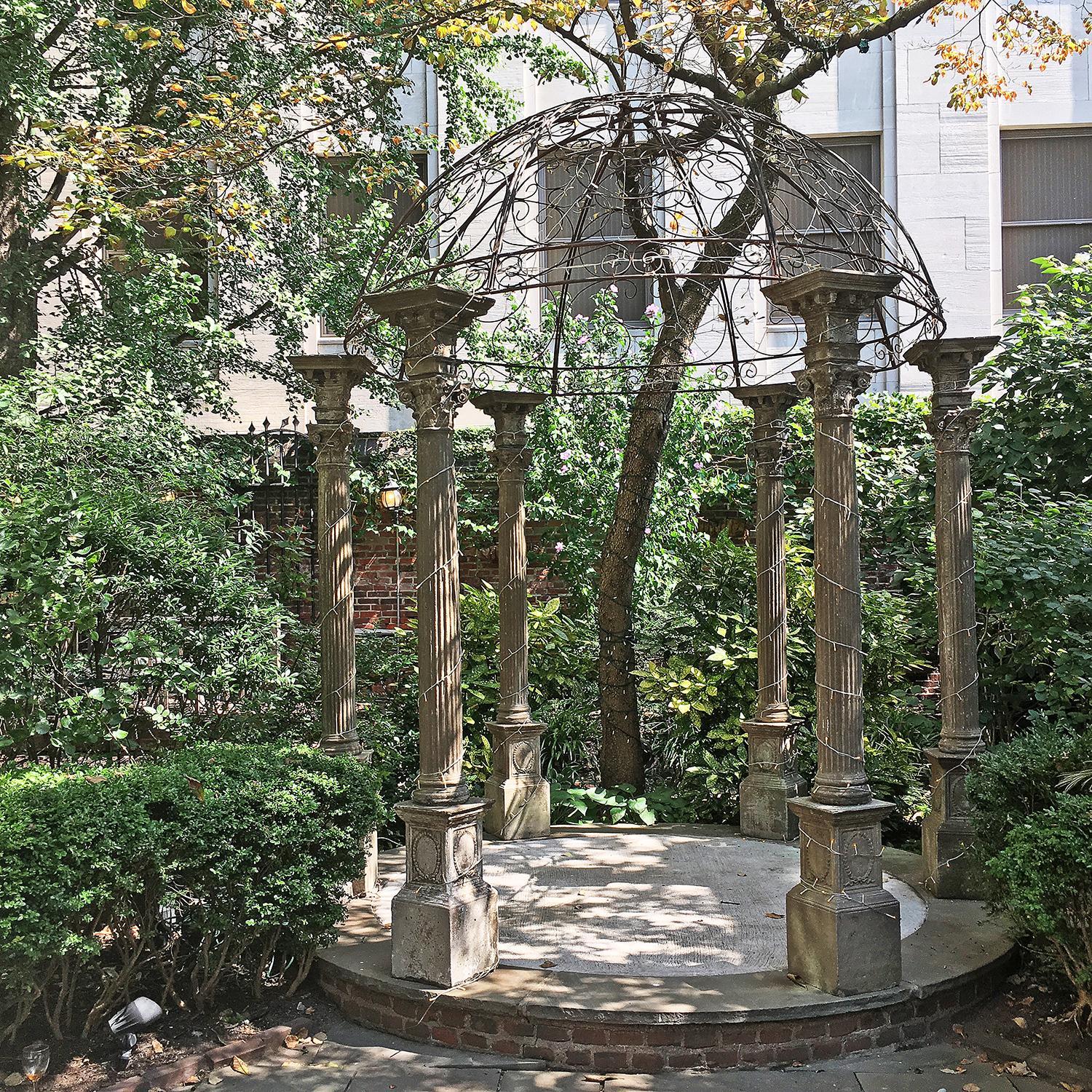 Queen Room with Garden View