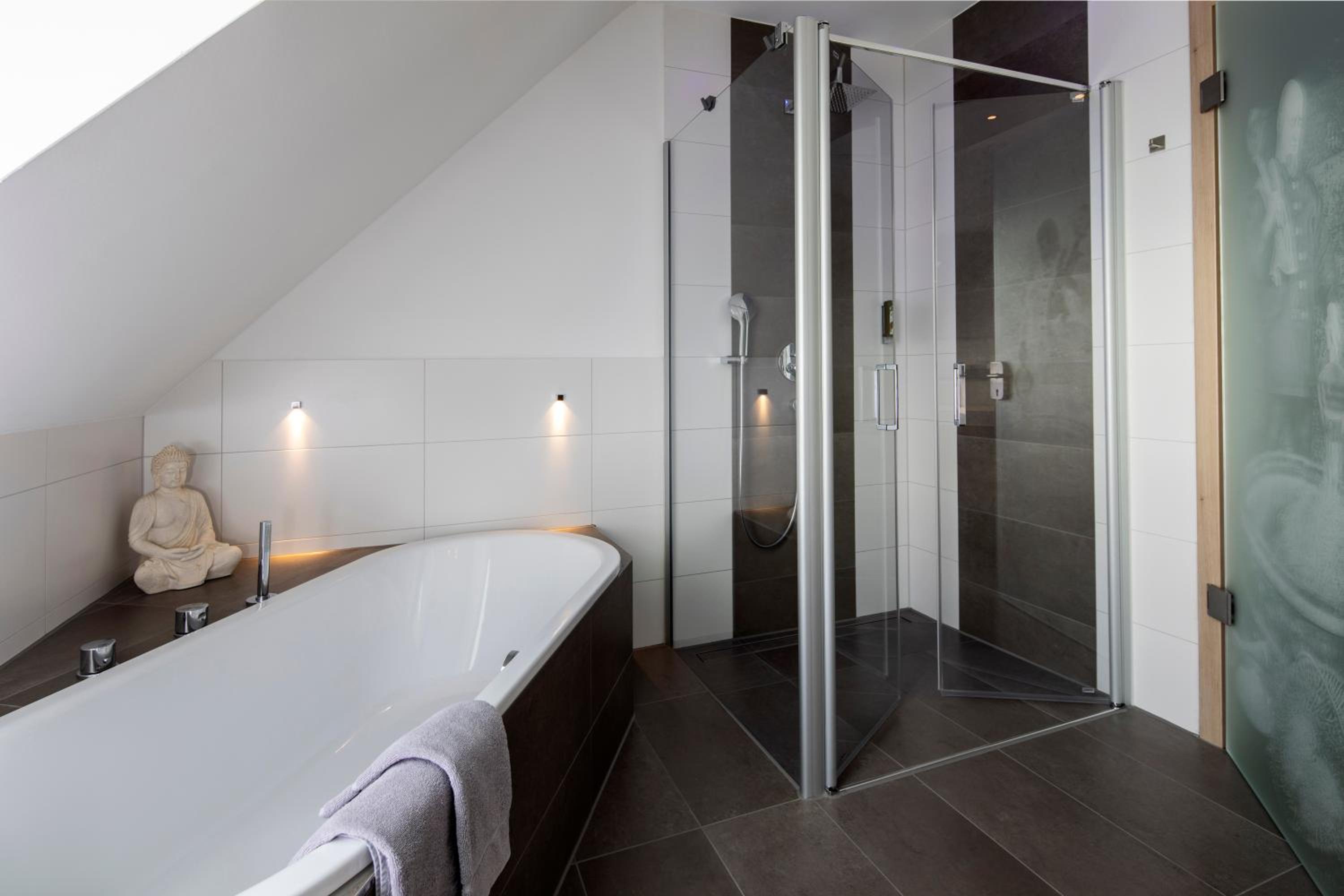 Suite - Photo 2