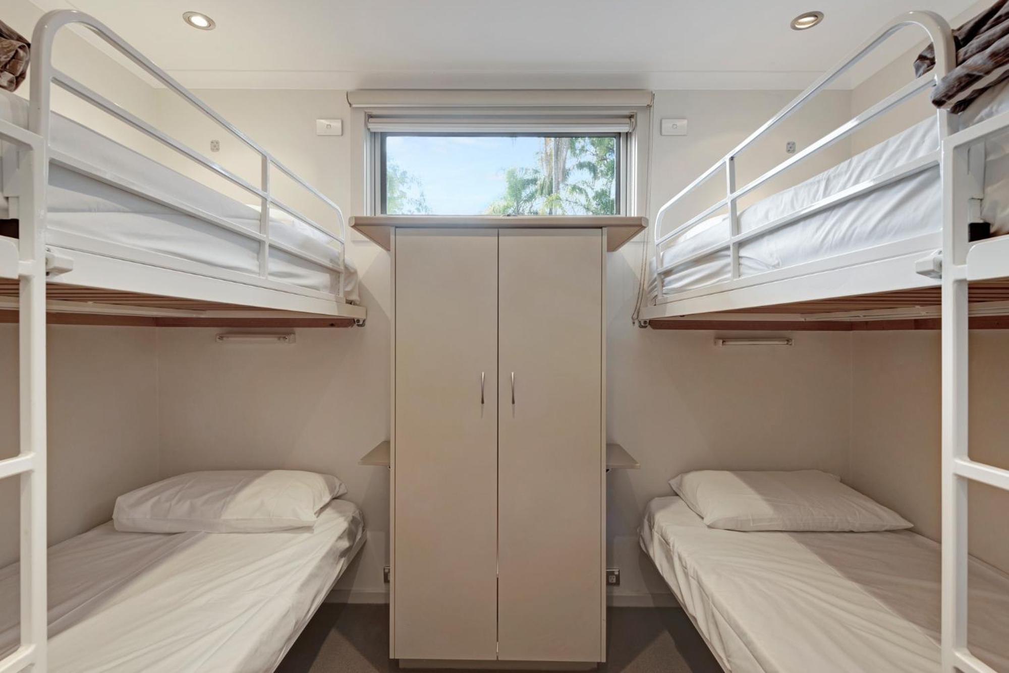 Deluxe 2 Bedroom Riverfront Cabin - Photo 8